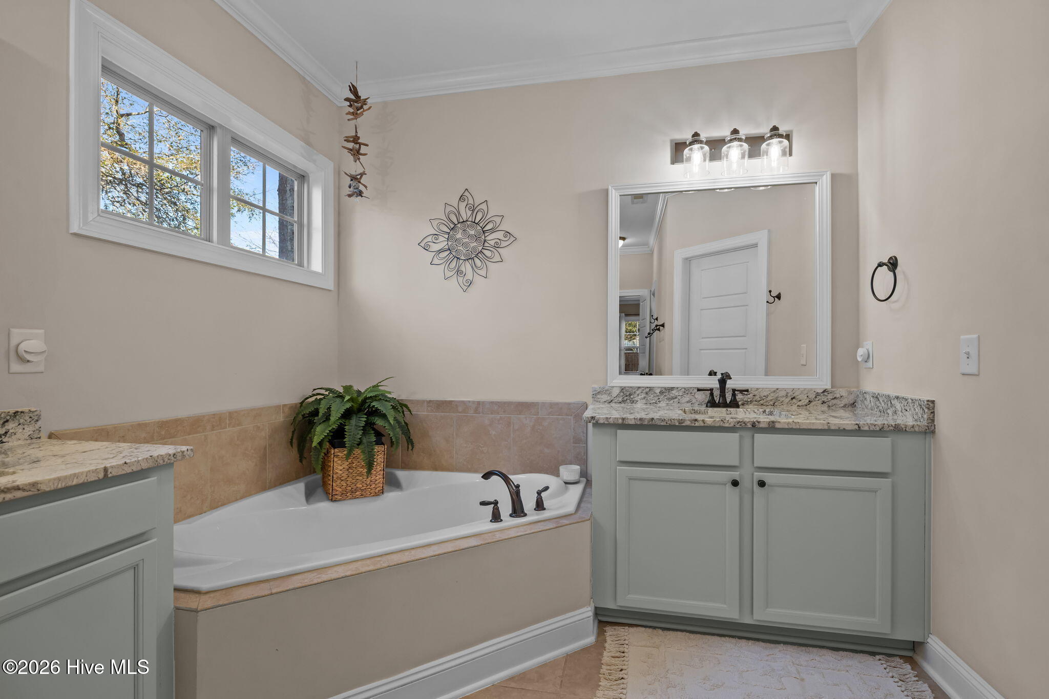 100549761 | Photo 28