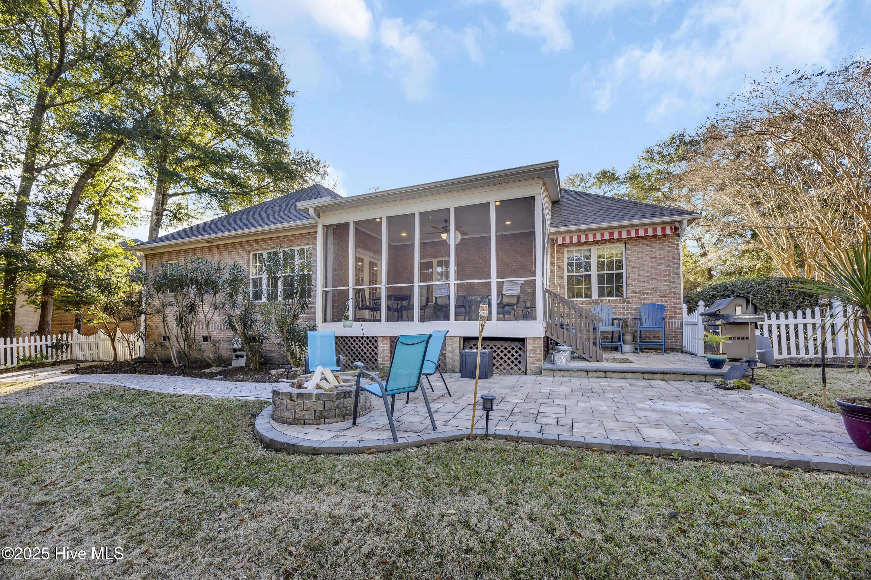 100546404 | Photo 25