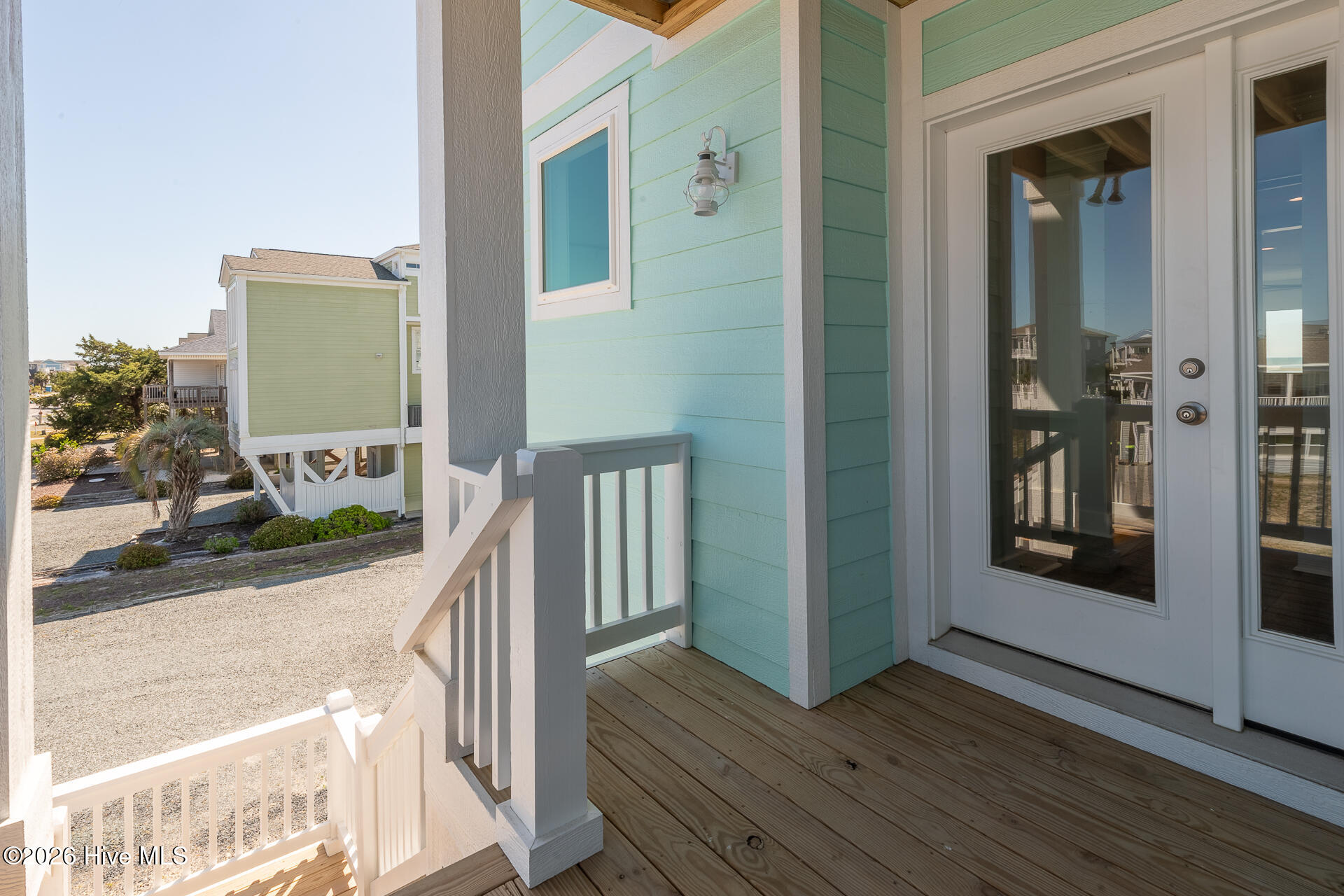 100568096 | Photo 24