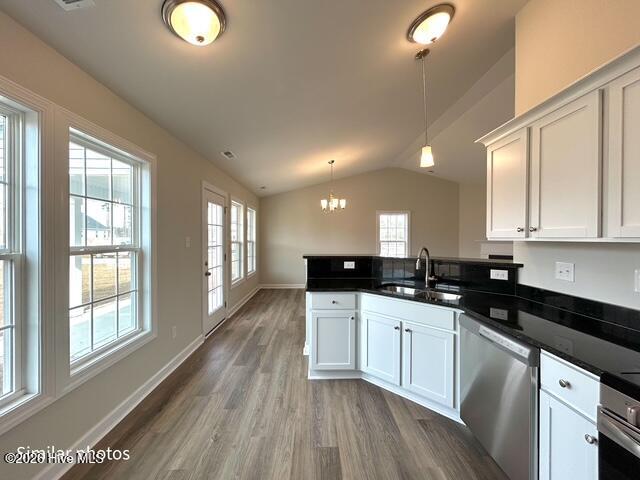 100560843 | Photo 27