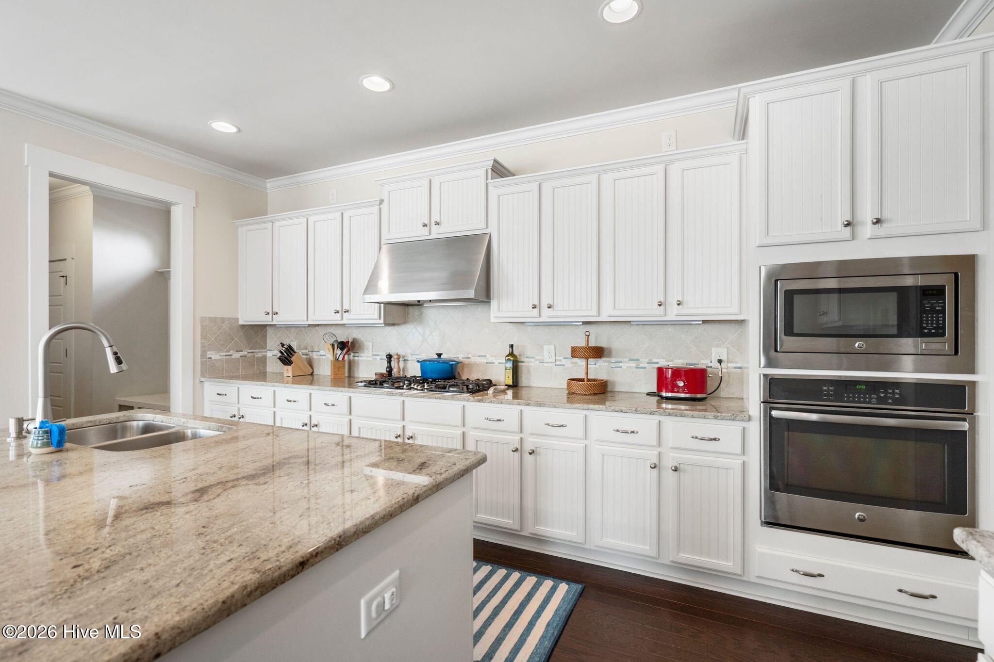 100558844 | Photo 13