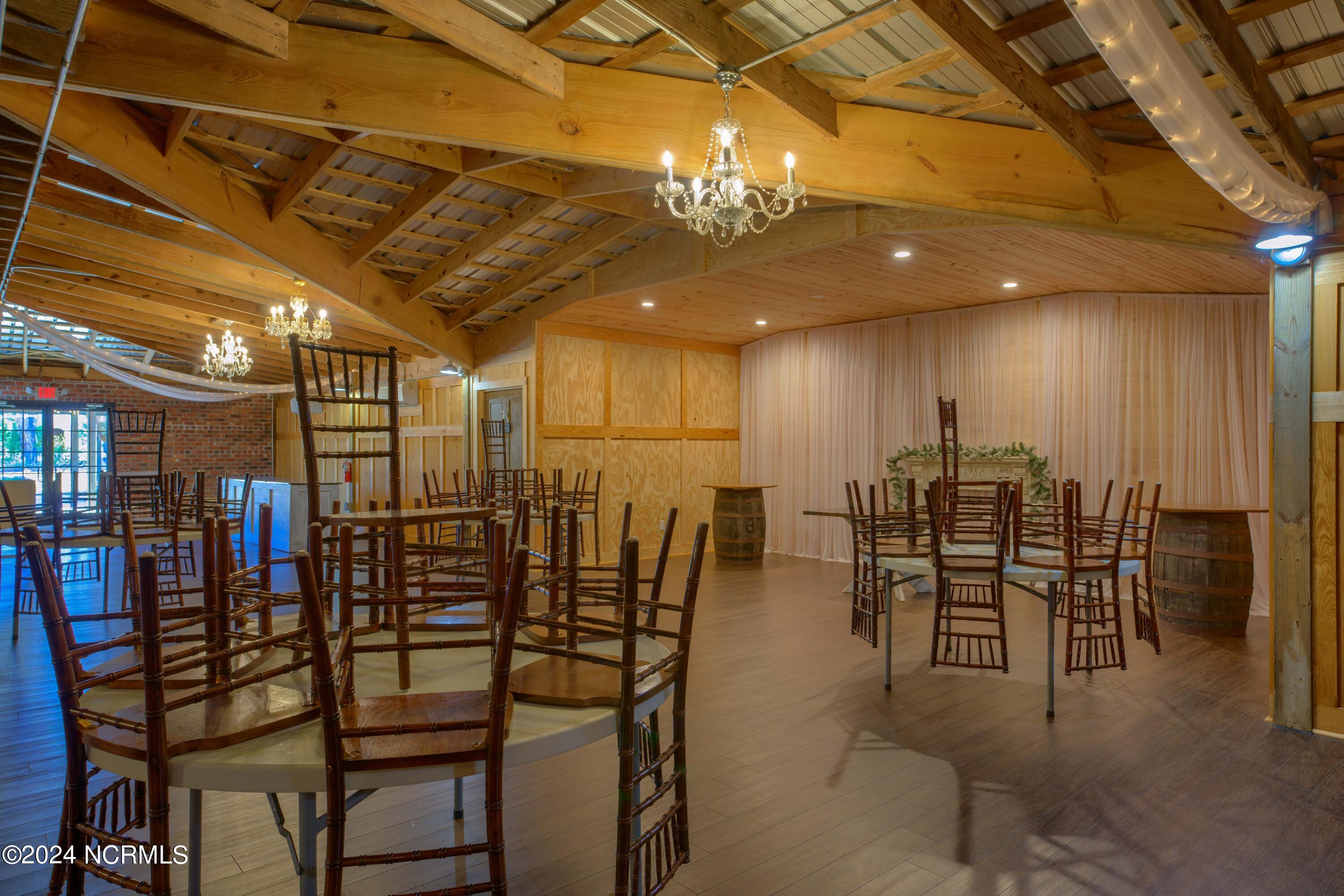 100545633 | Photo 65