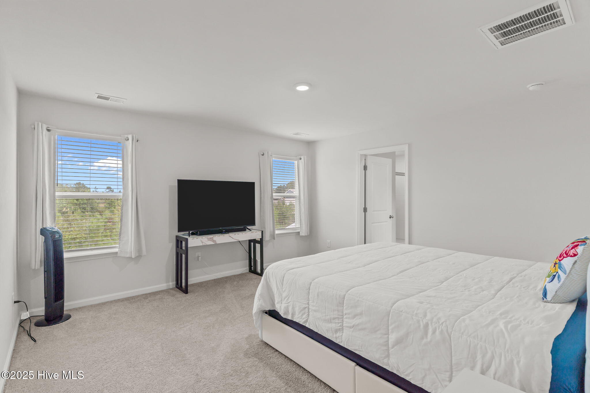 100526308 | Photo 17