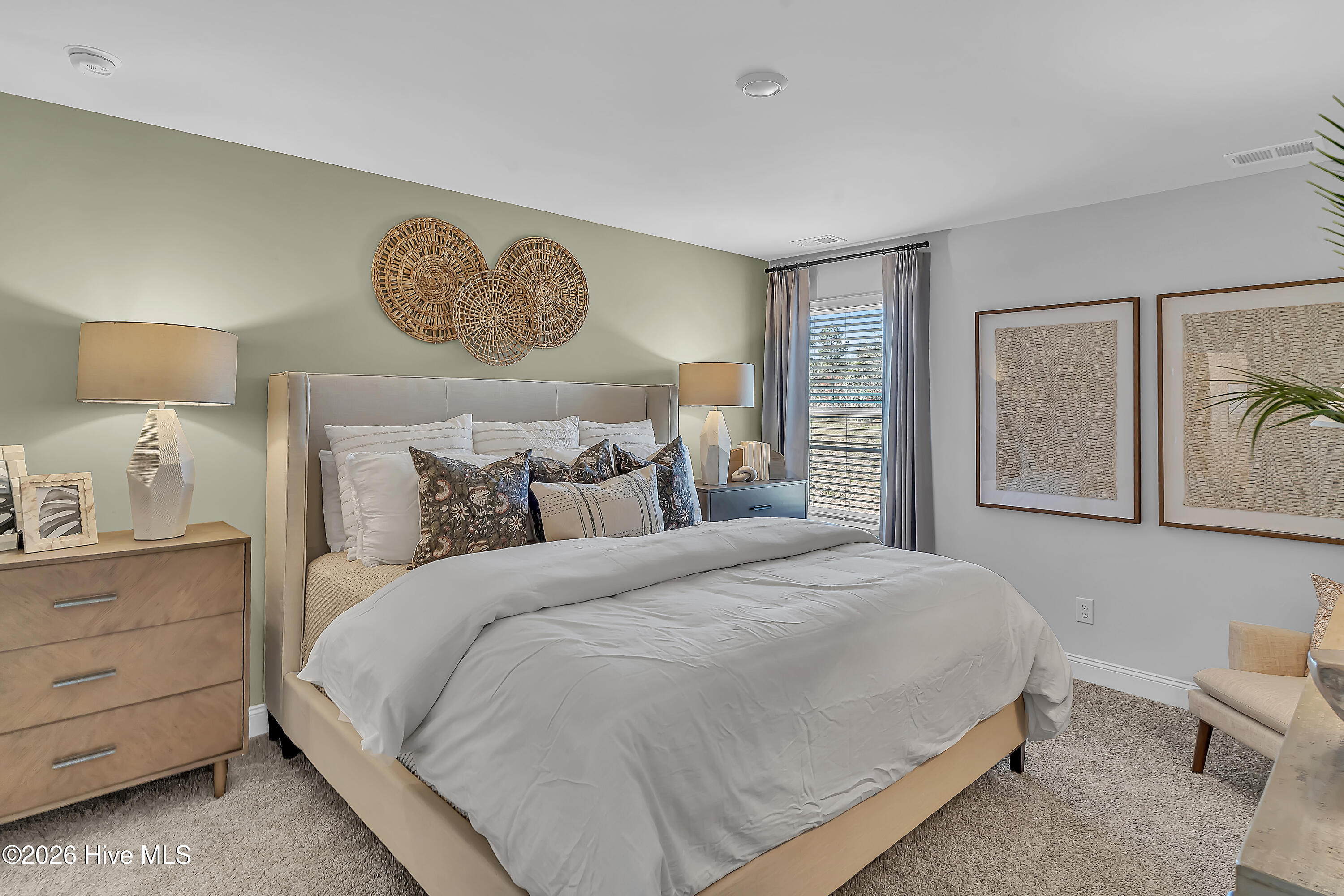 100567015 | Photo 17