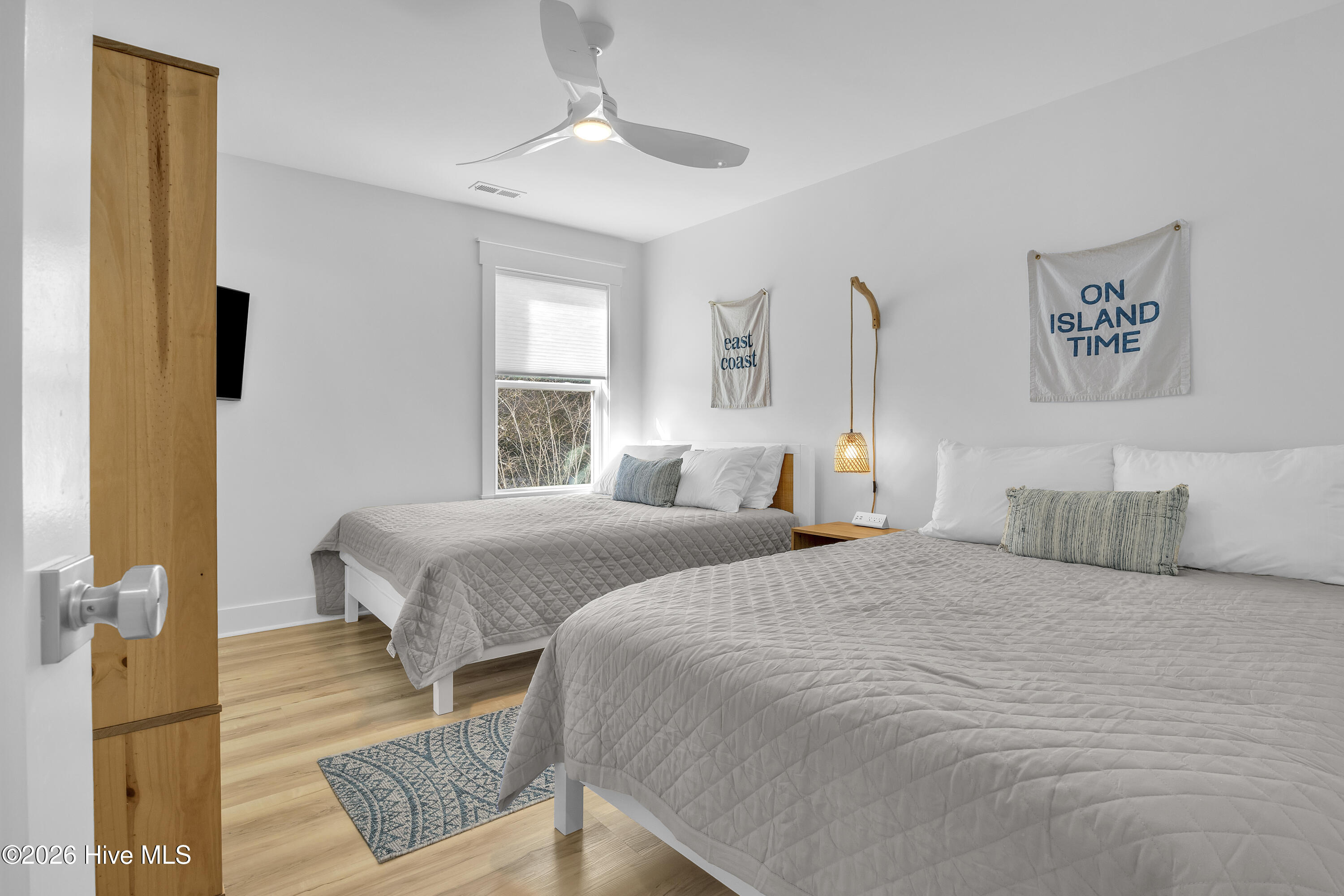 100549565 | Photo 49