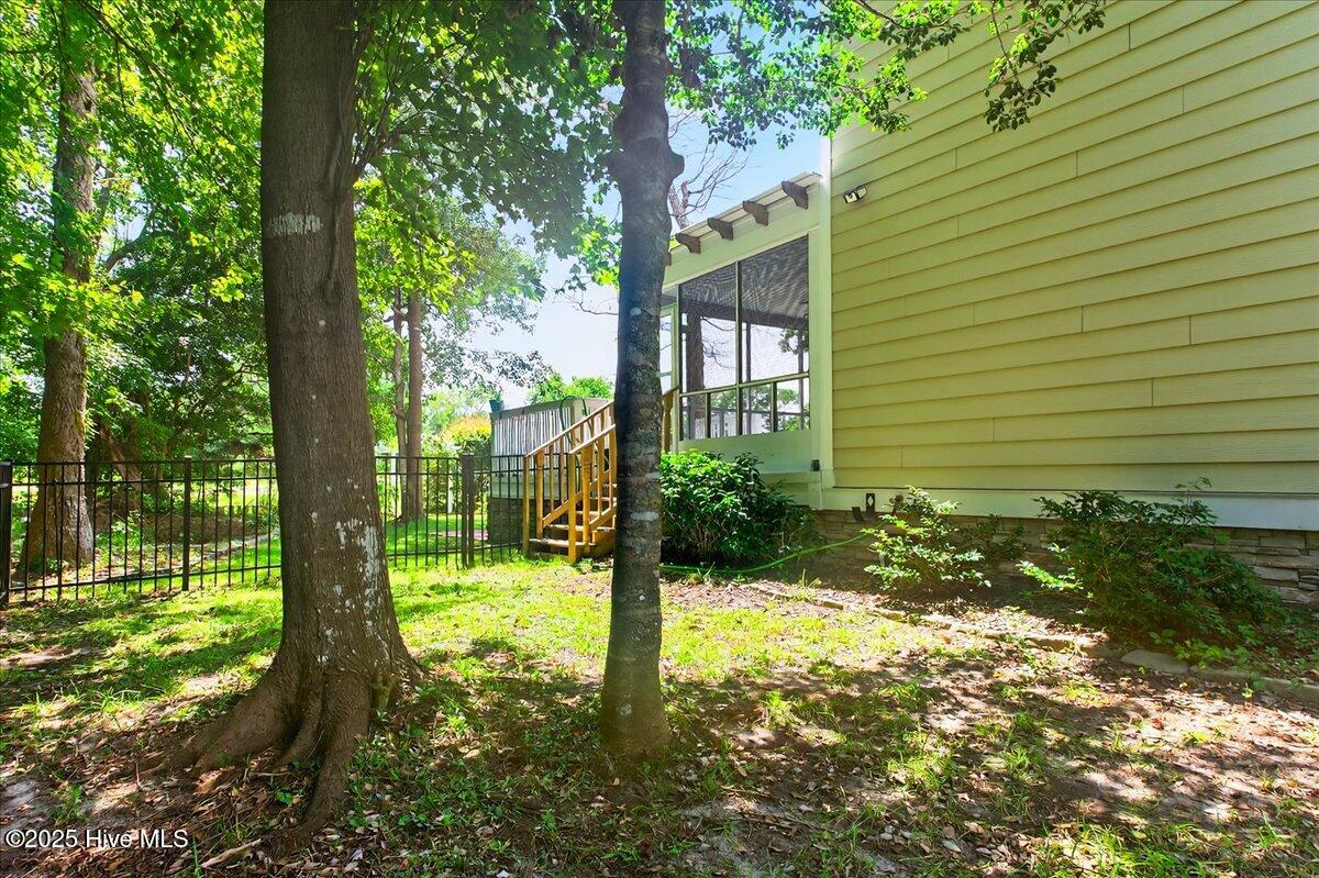 100523832 | Photo 93