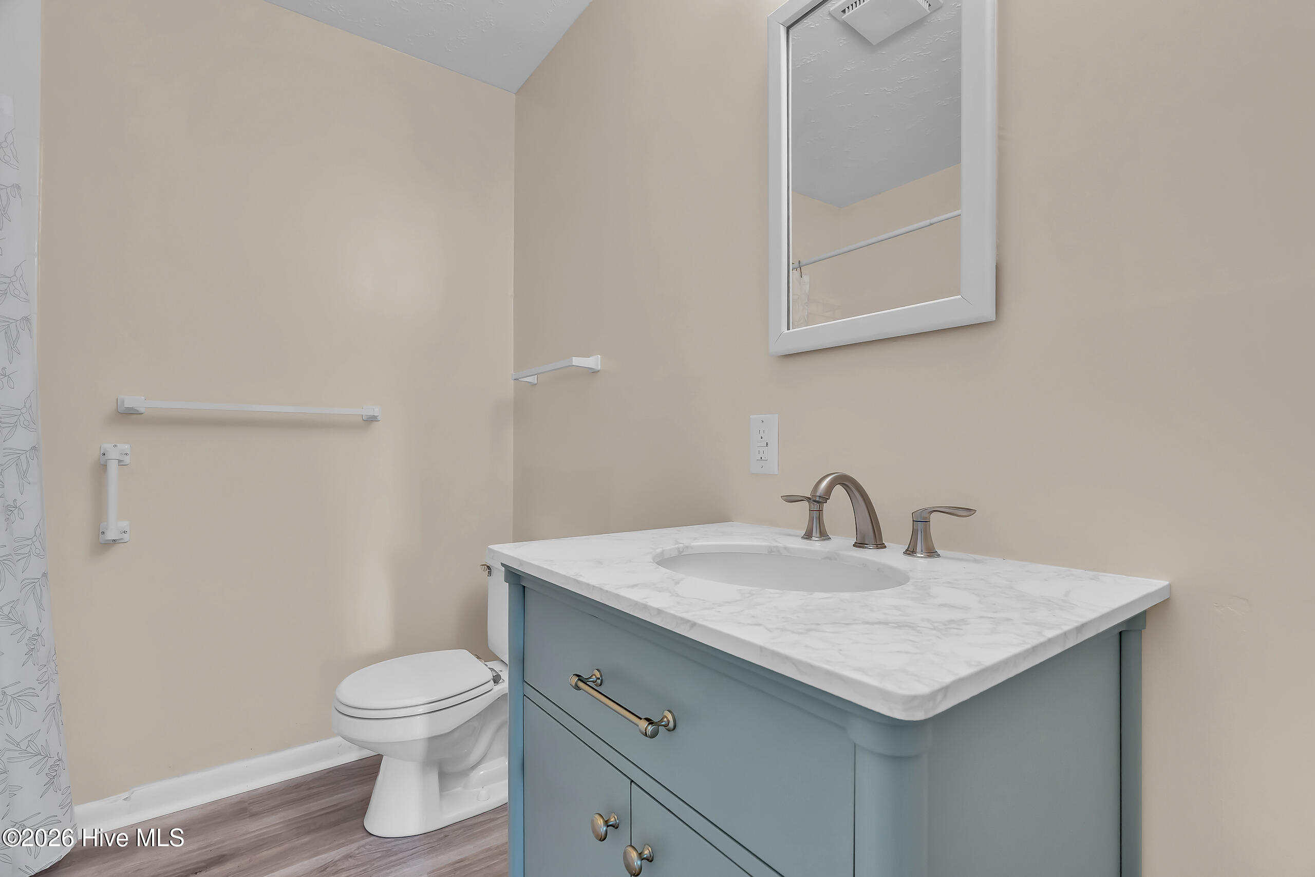 100557888 | Photo 26