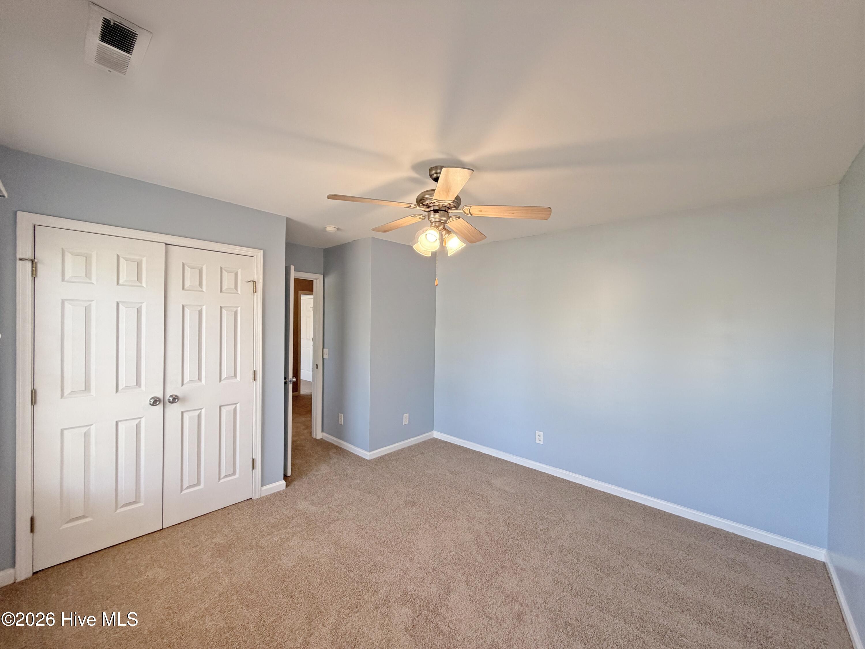 100547389 | Photo 36