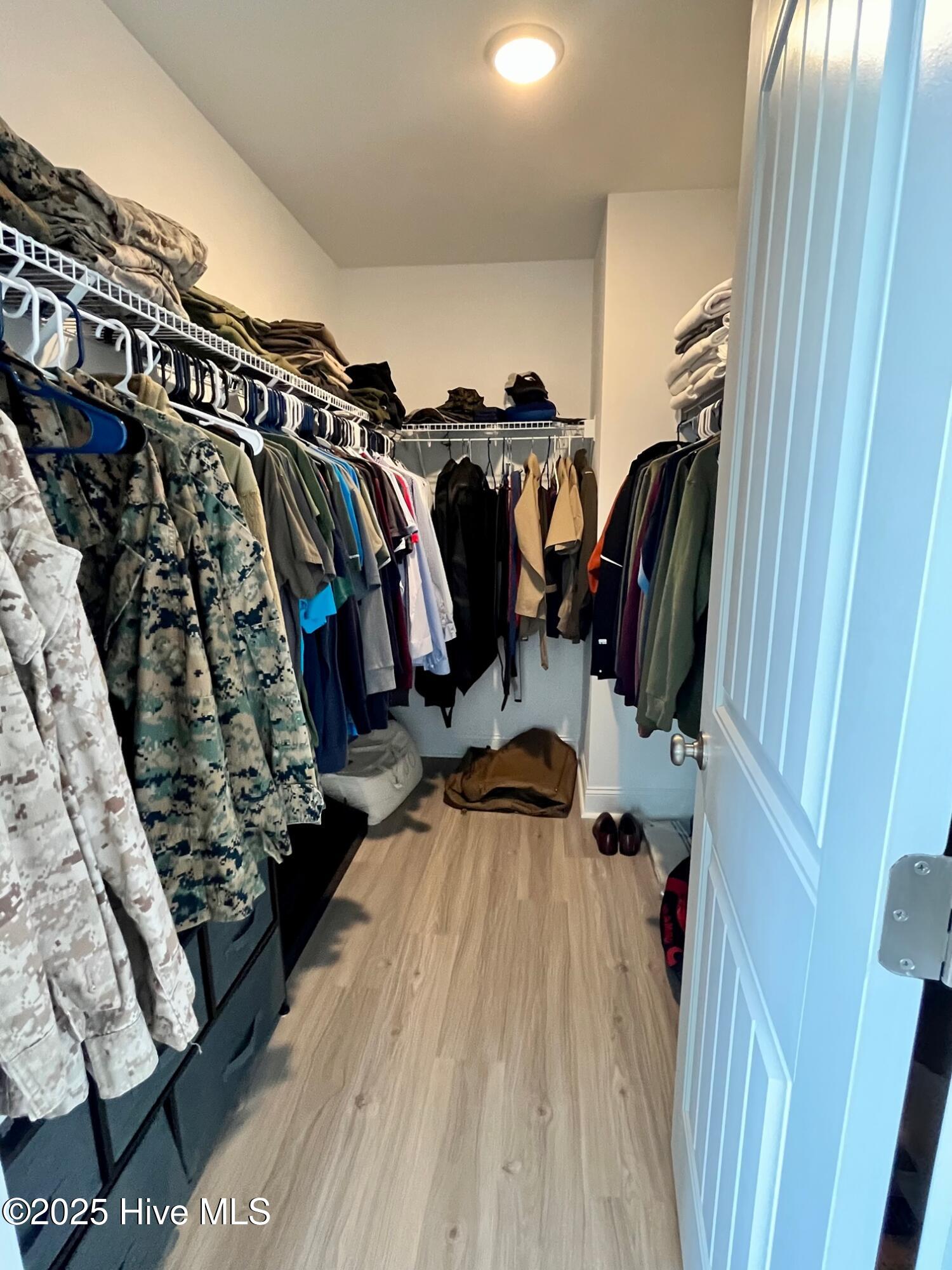 100567938 | Photo 18