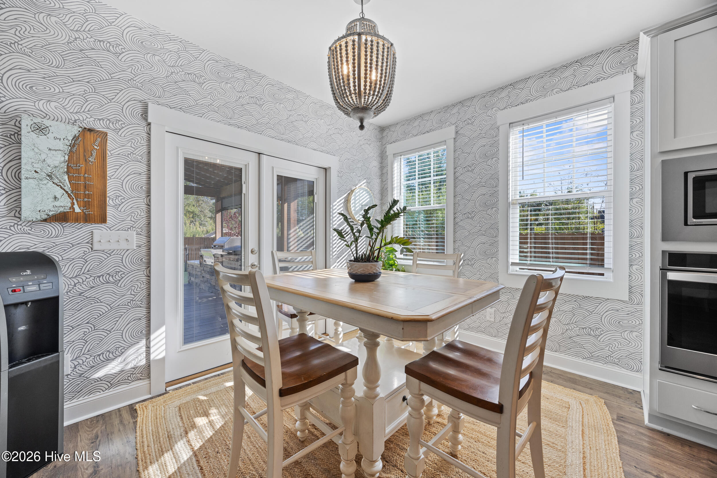 100566940 | Photo 22