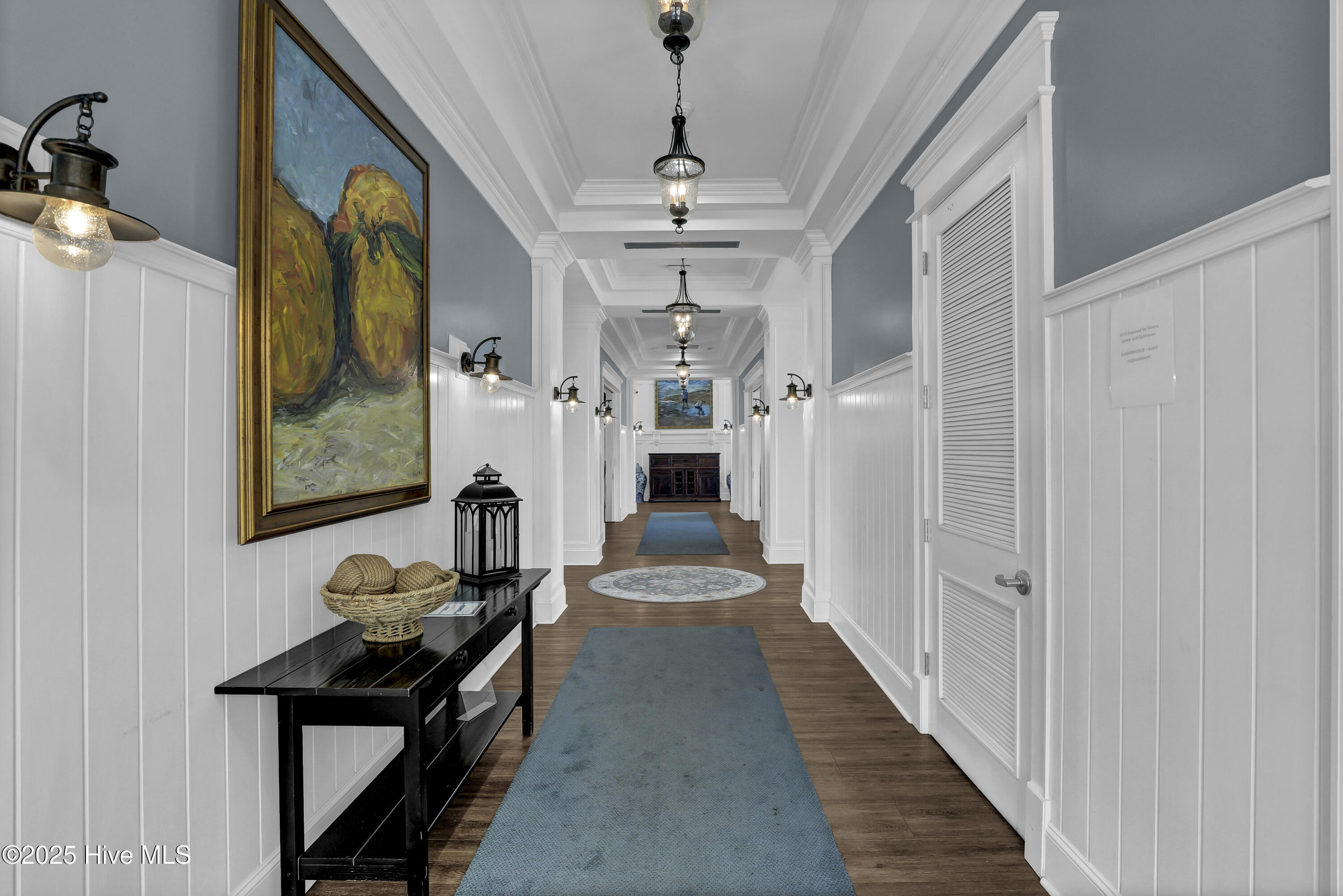 100545605 | Photo 93