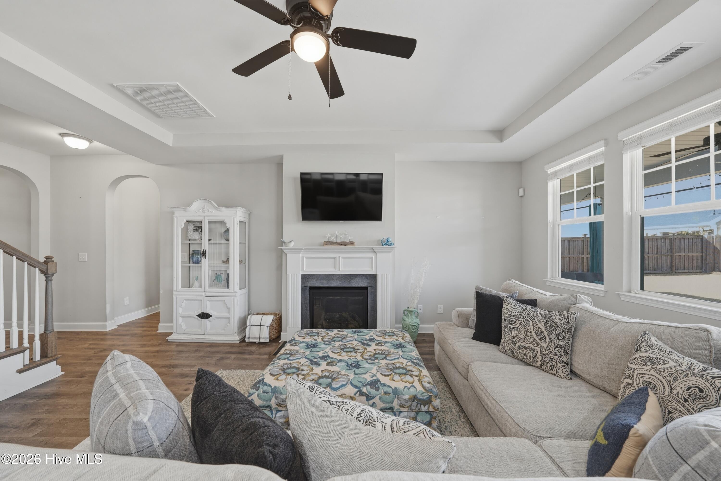 100557354 | Photo 16