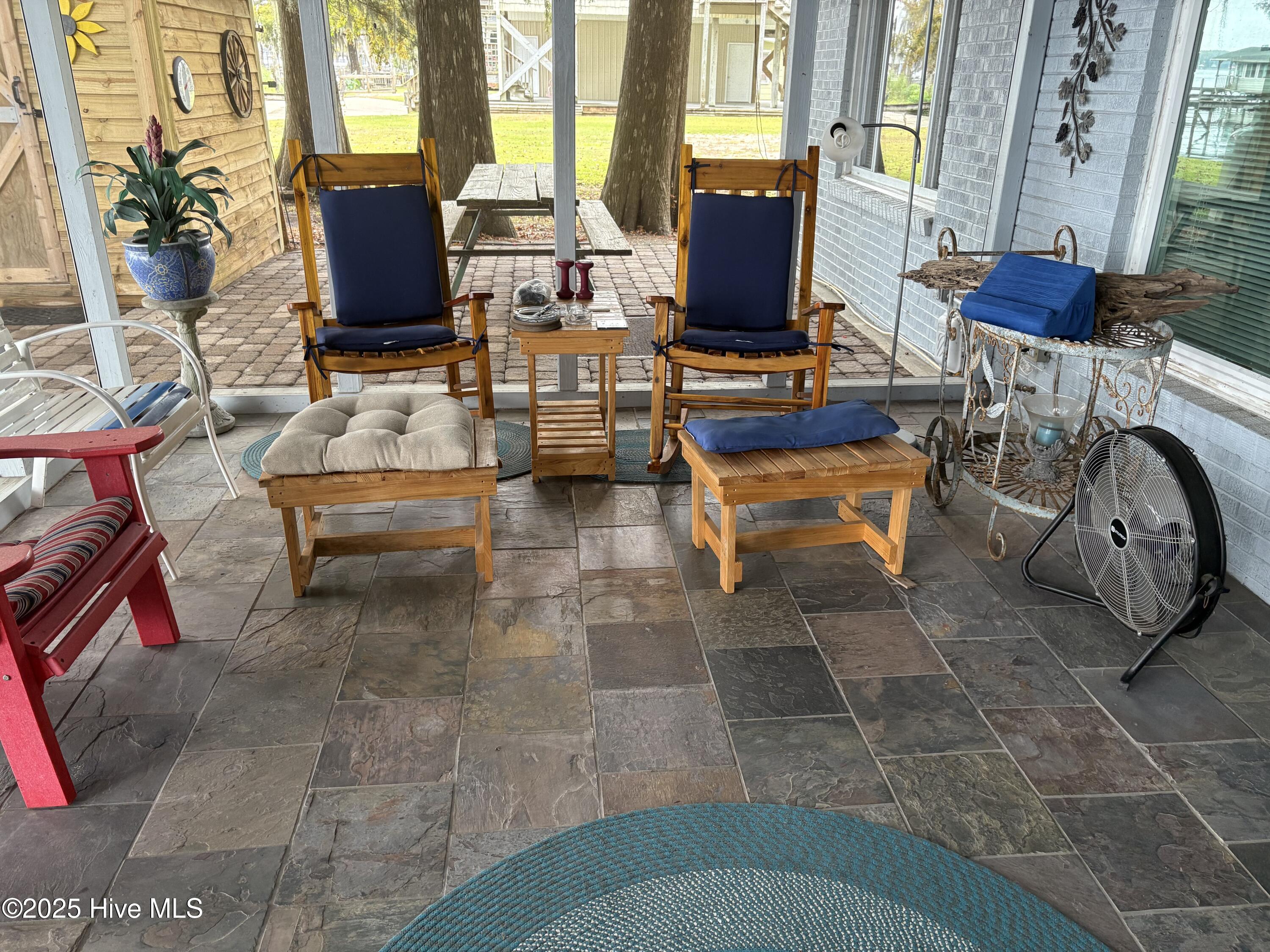 100534974 | Photo 21