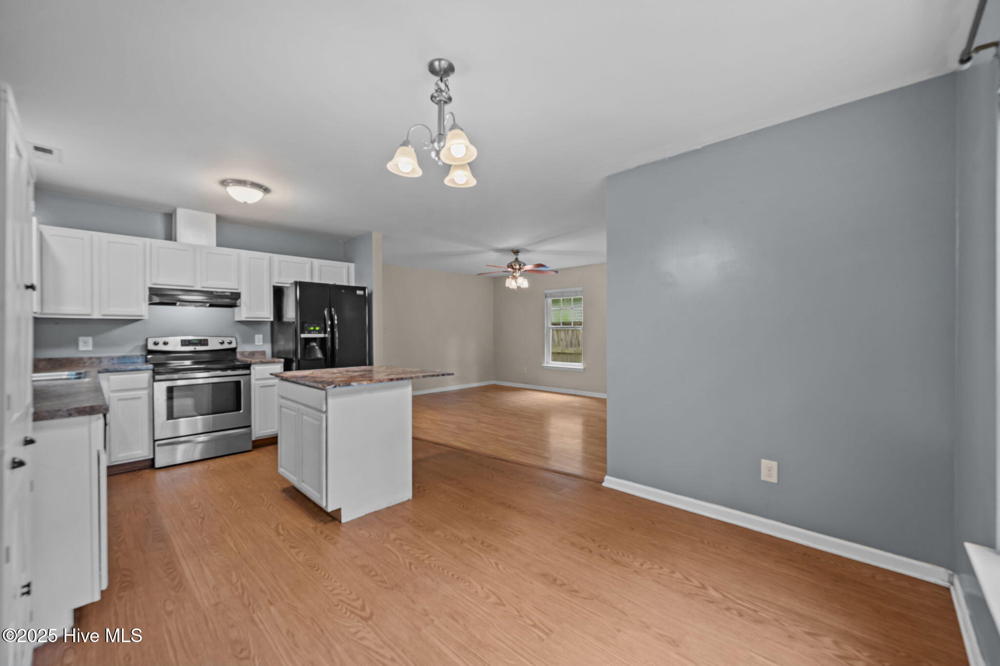 100522218 | Photo 10