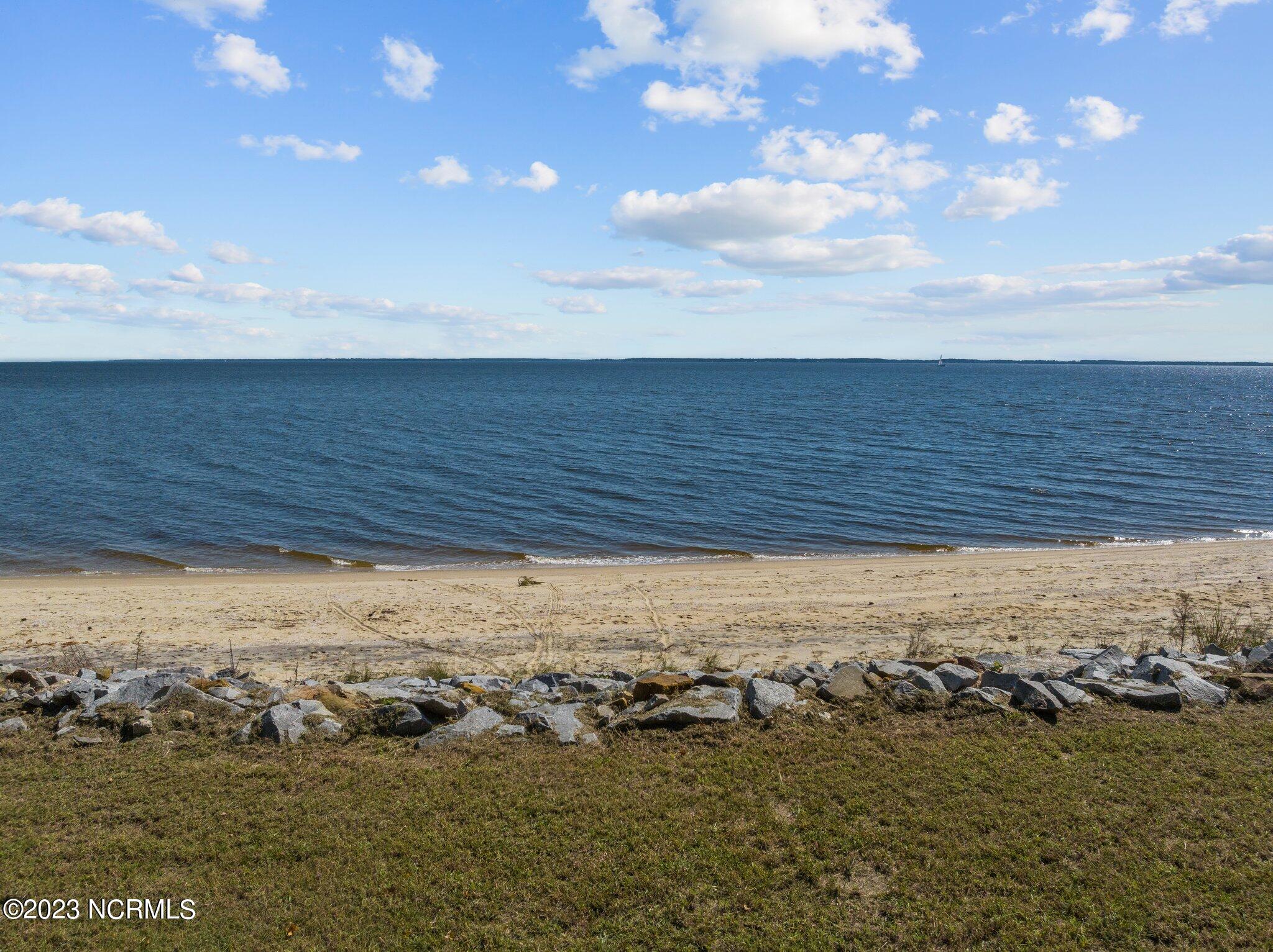 Homes for sale in Oriental, NC | 4 Sandy Bay Dr E, Oriental, NC 28571 | MLS# 100415052