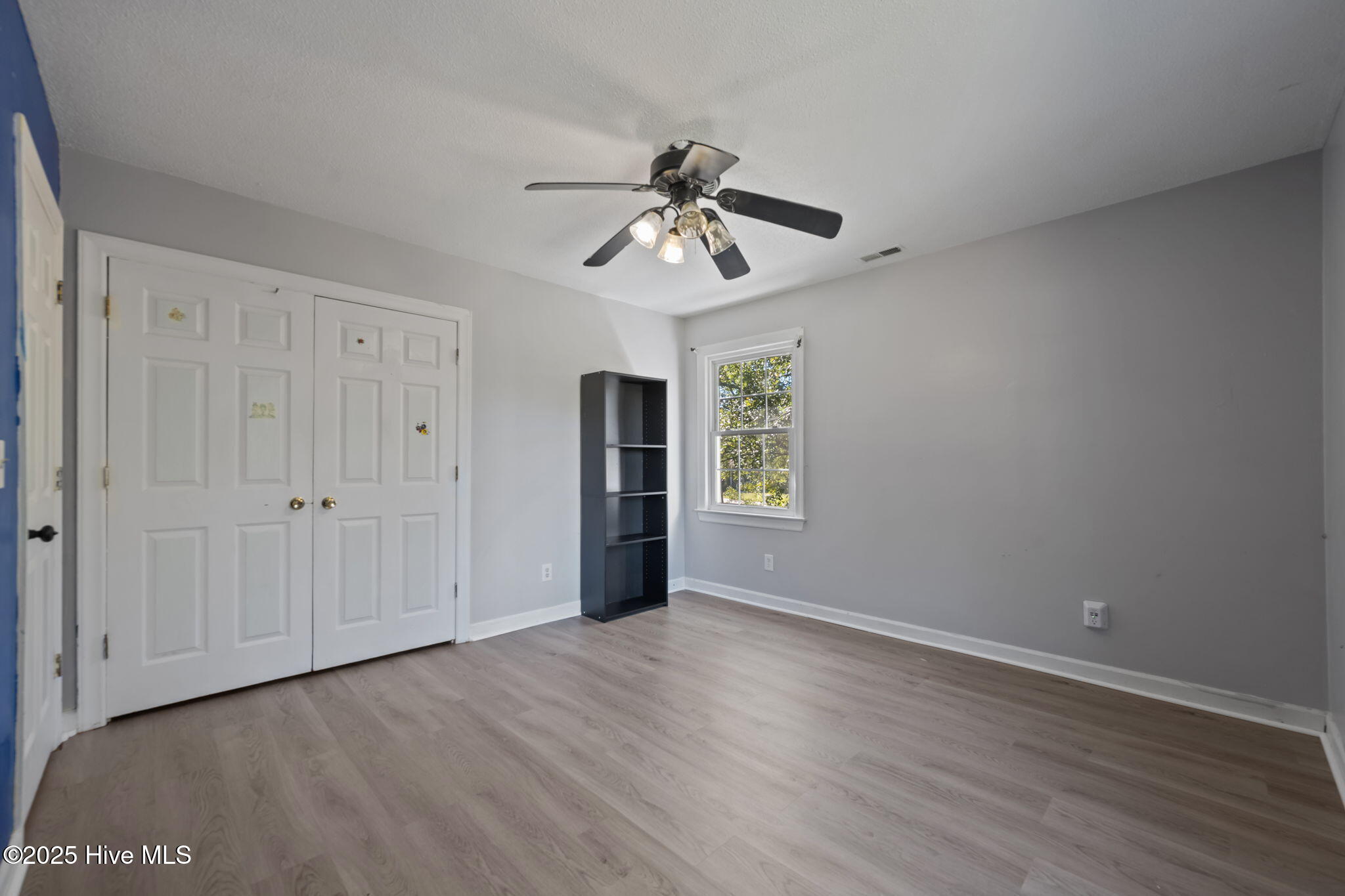 100537375 | Photo 33