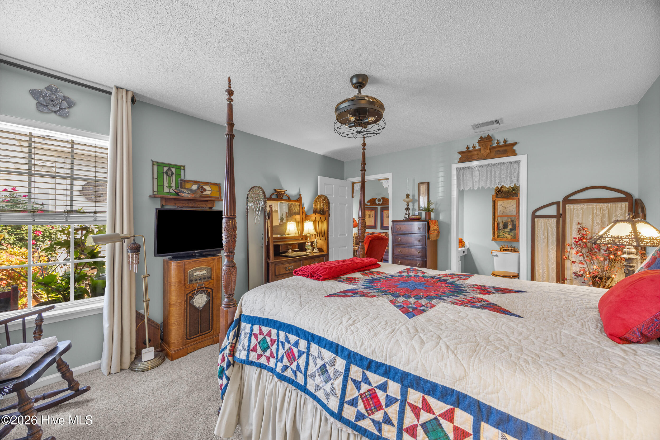 100569630 | Photo 19