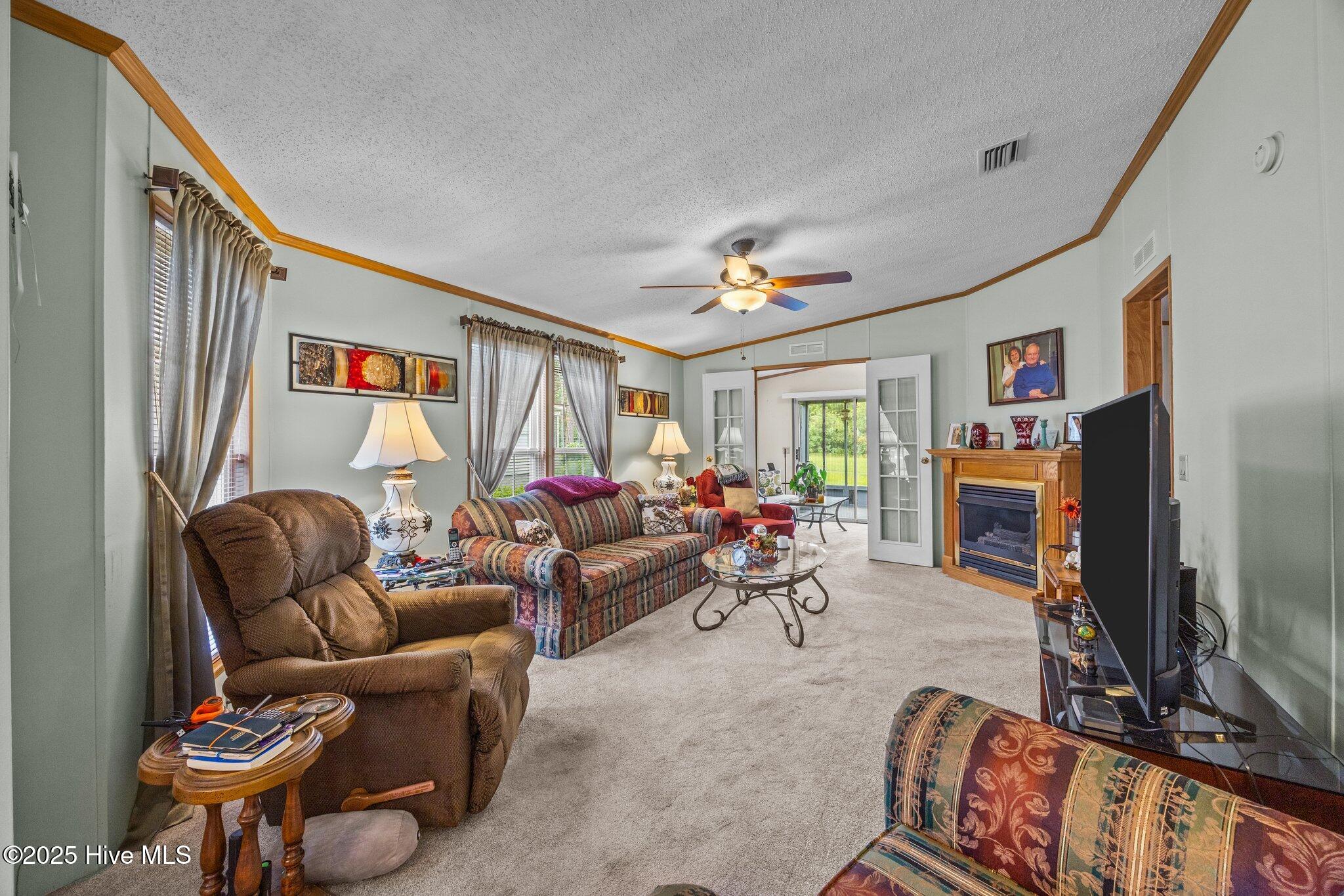 100514117 | Photo 18