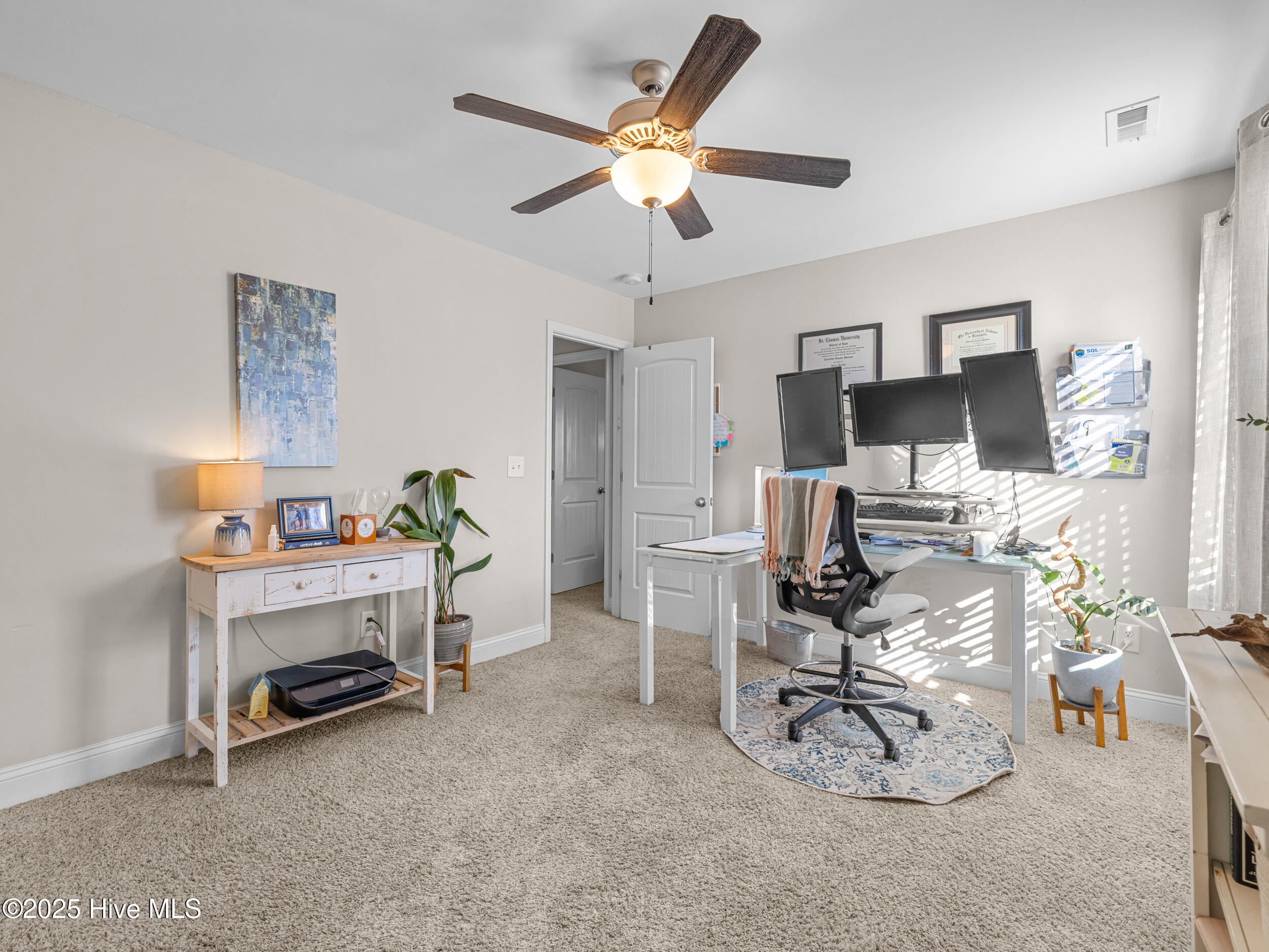 100545070 | Photo 53