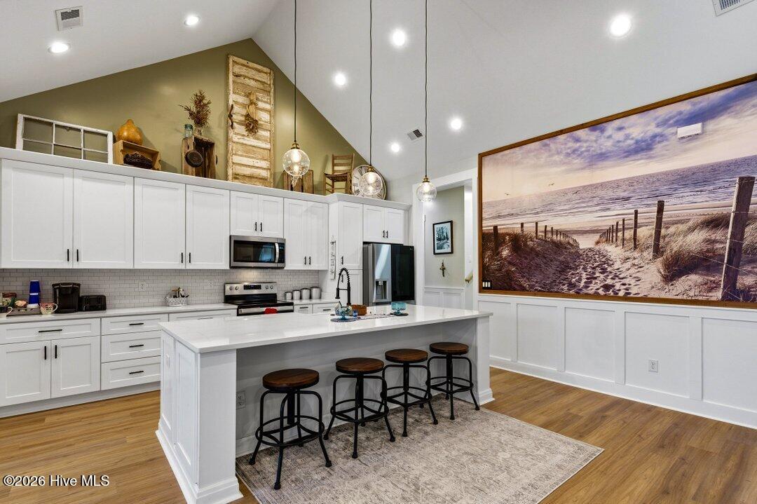 100560083 | Photo 13