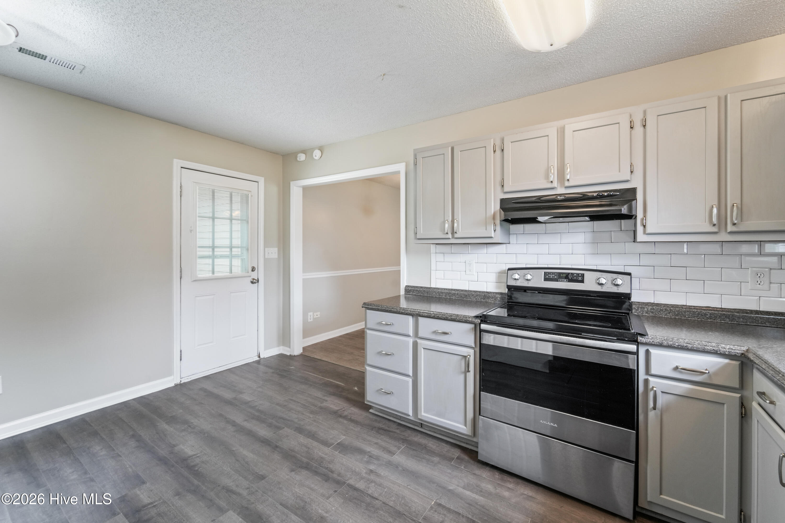 100561681 | Photo 48