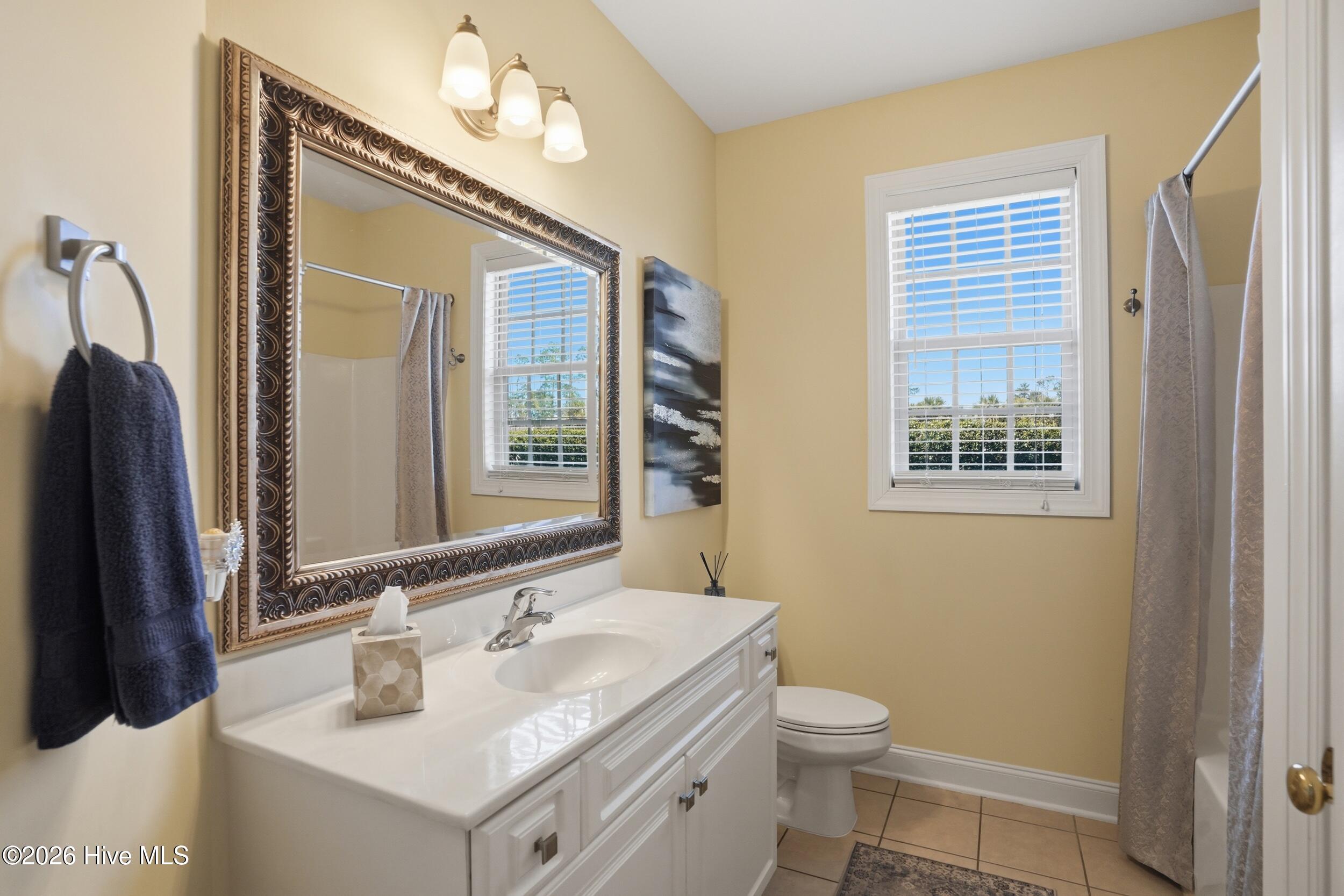 100561149 | Photo 23