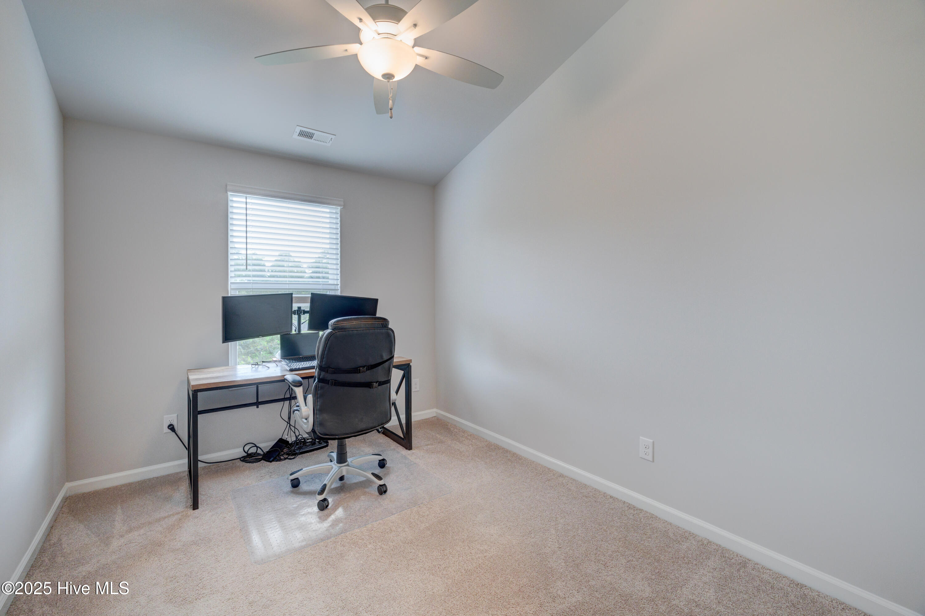 100524829 | Photo 31