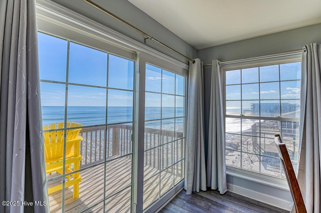 100518662 | Photo 14