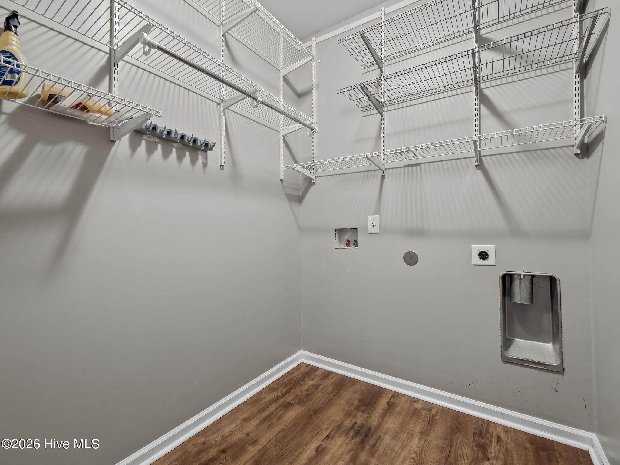 100552892 | Photo 30