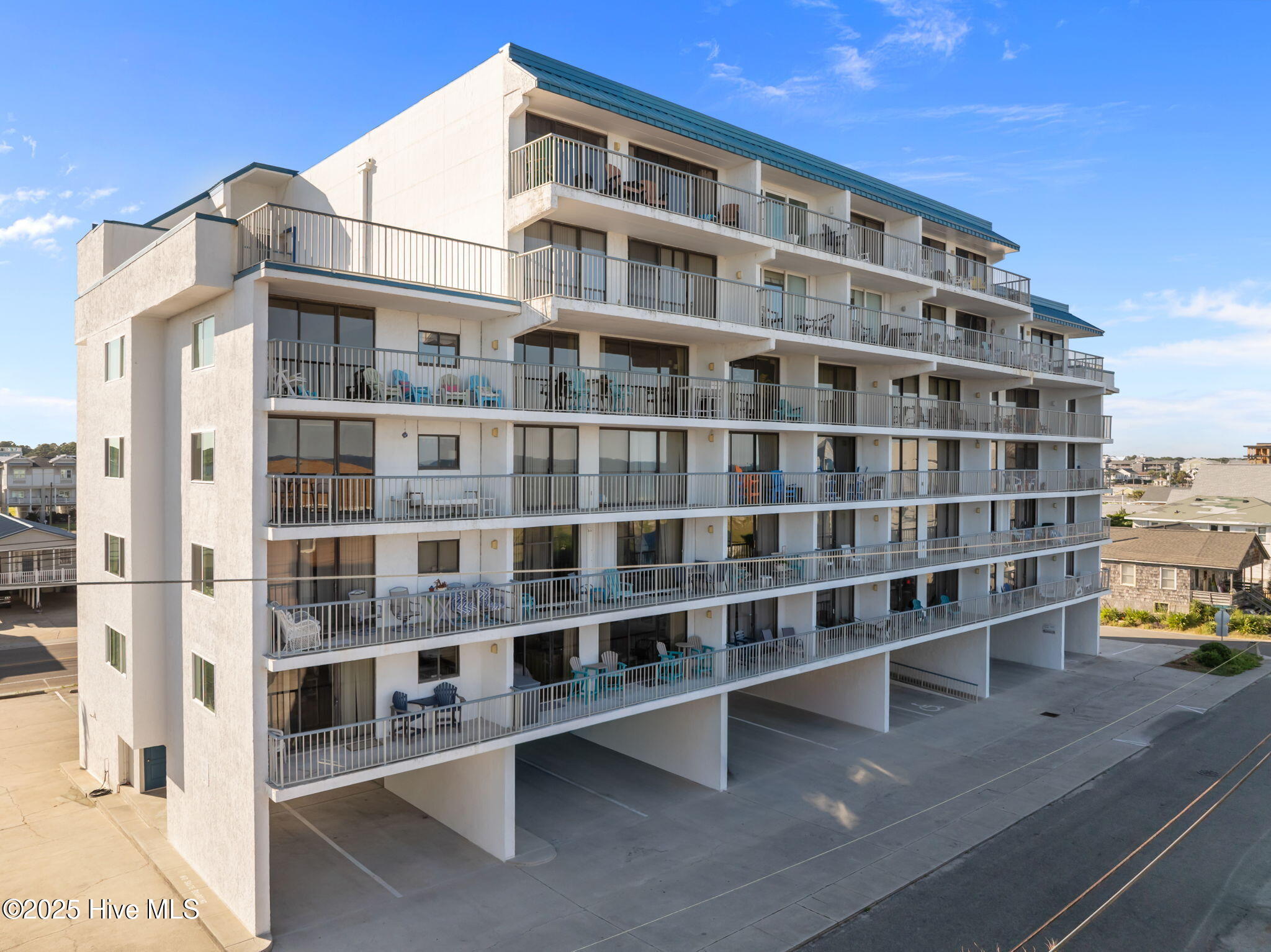 100530733 | Photo 35