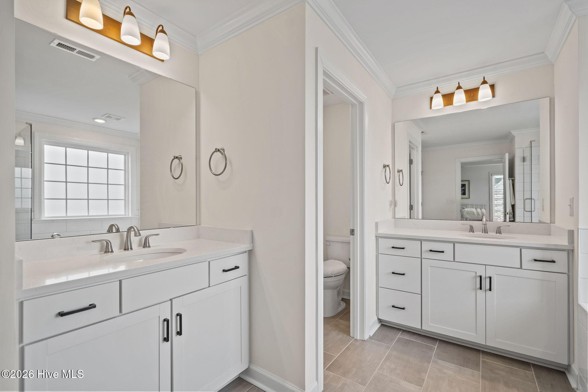 100562858 | Photo 35