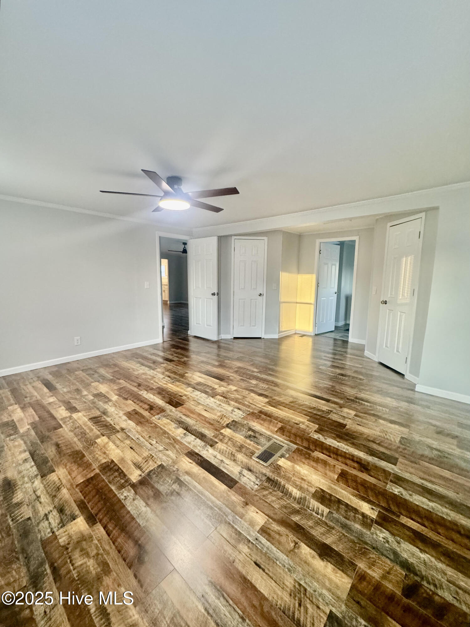 100546285 | Photo 27