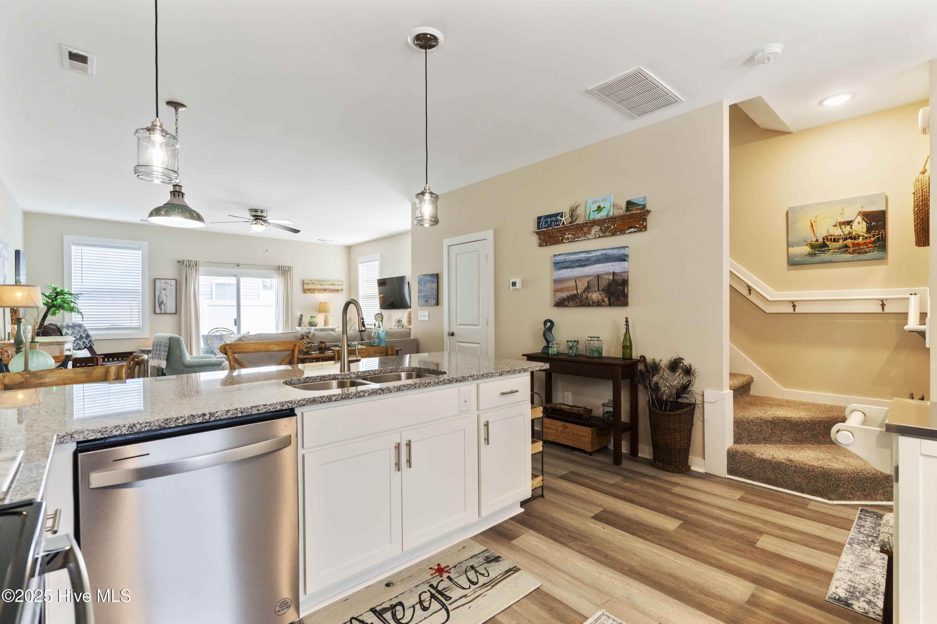 100505761 | Photo 20