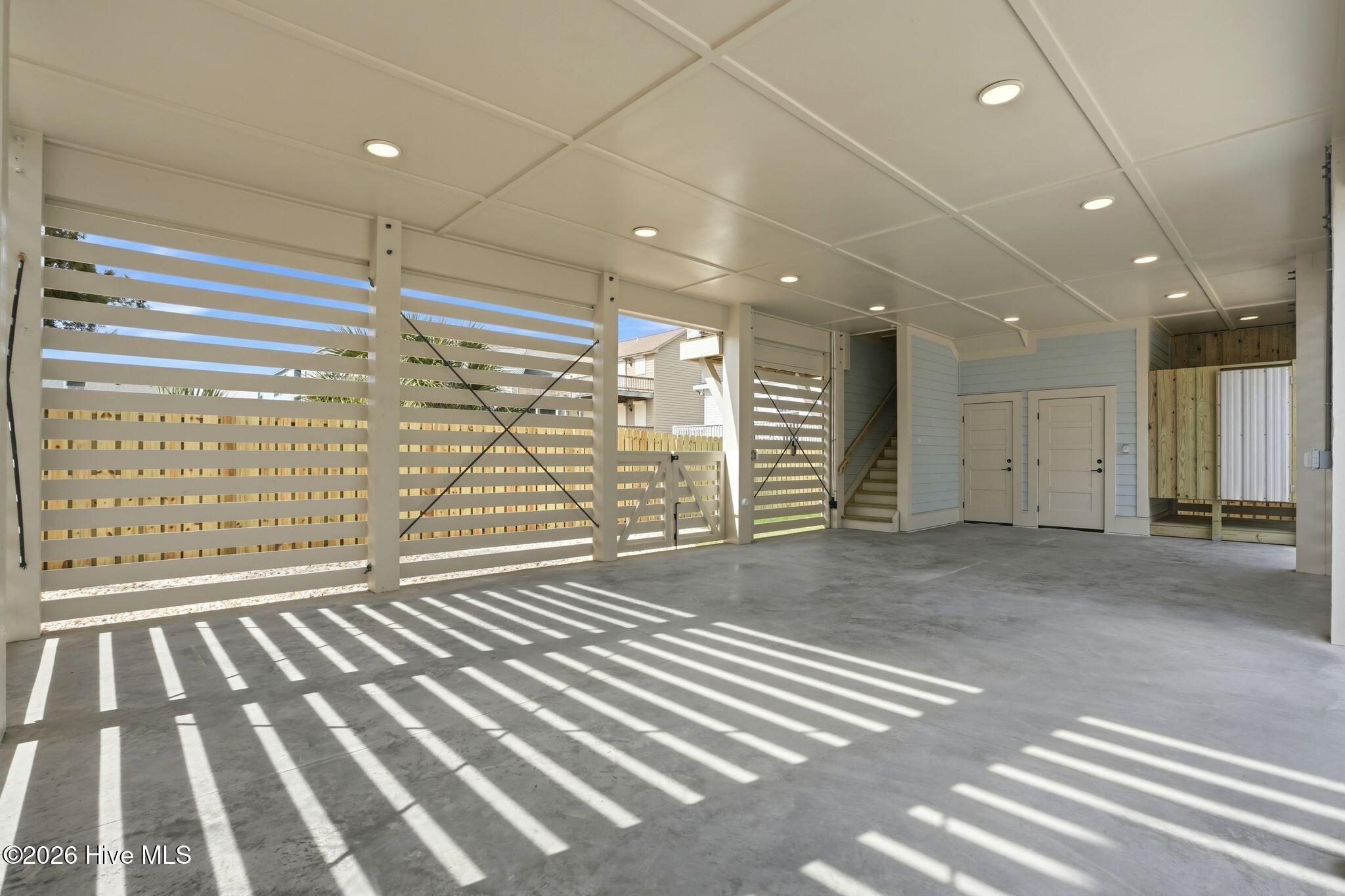 100561284 | Photo 10