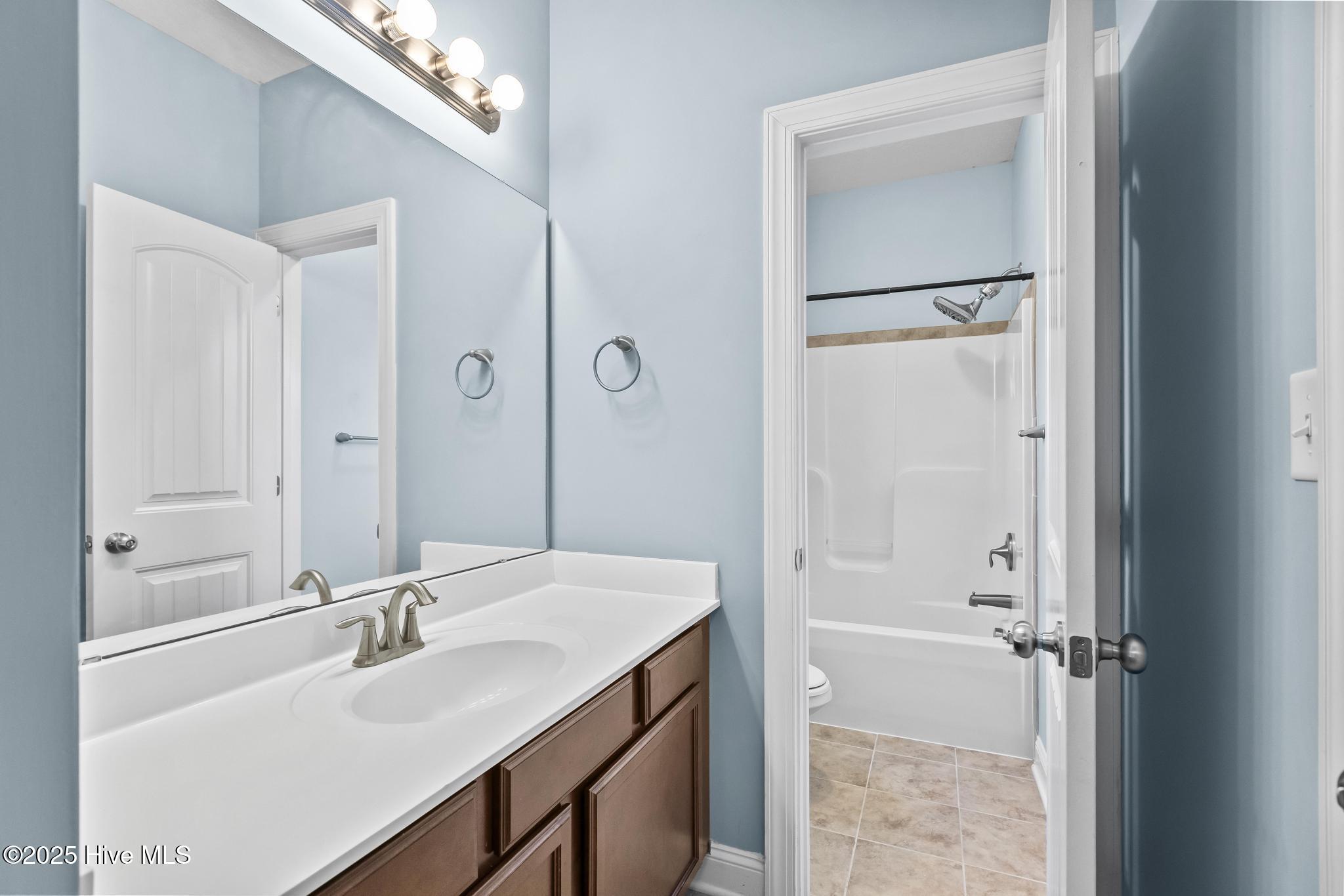 100536910 | Photo 35