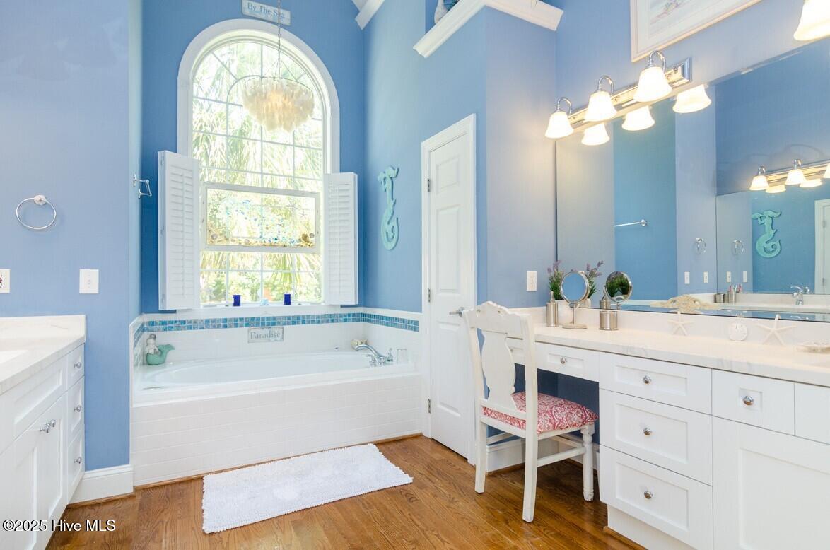 100528608 | Photo 19