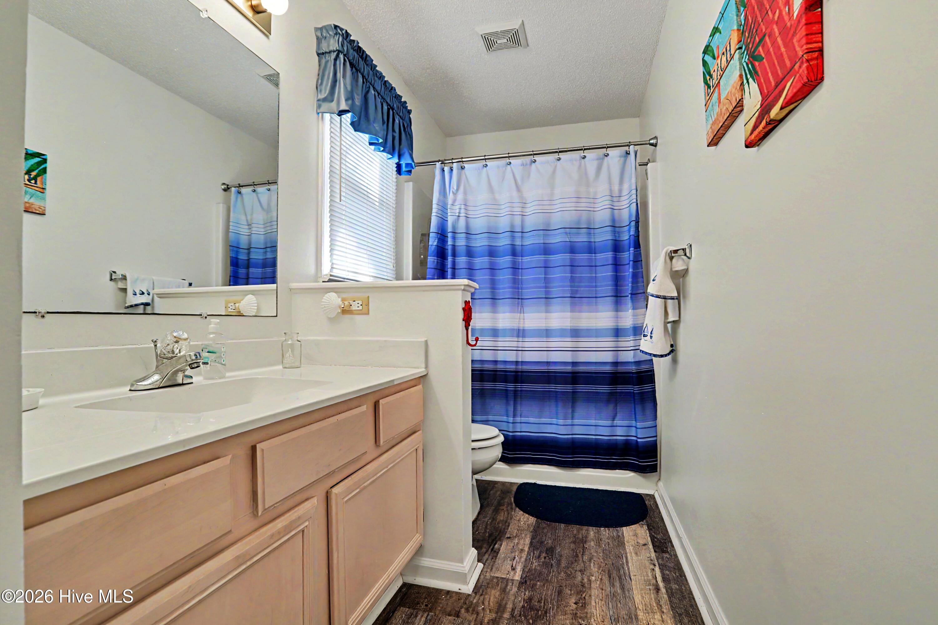 100563320 | Photo 24