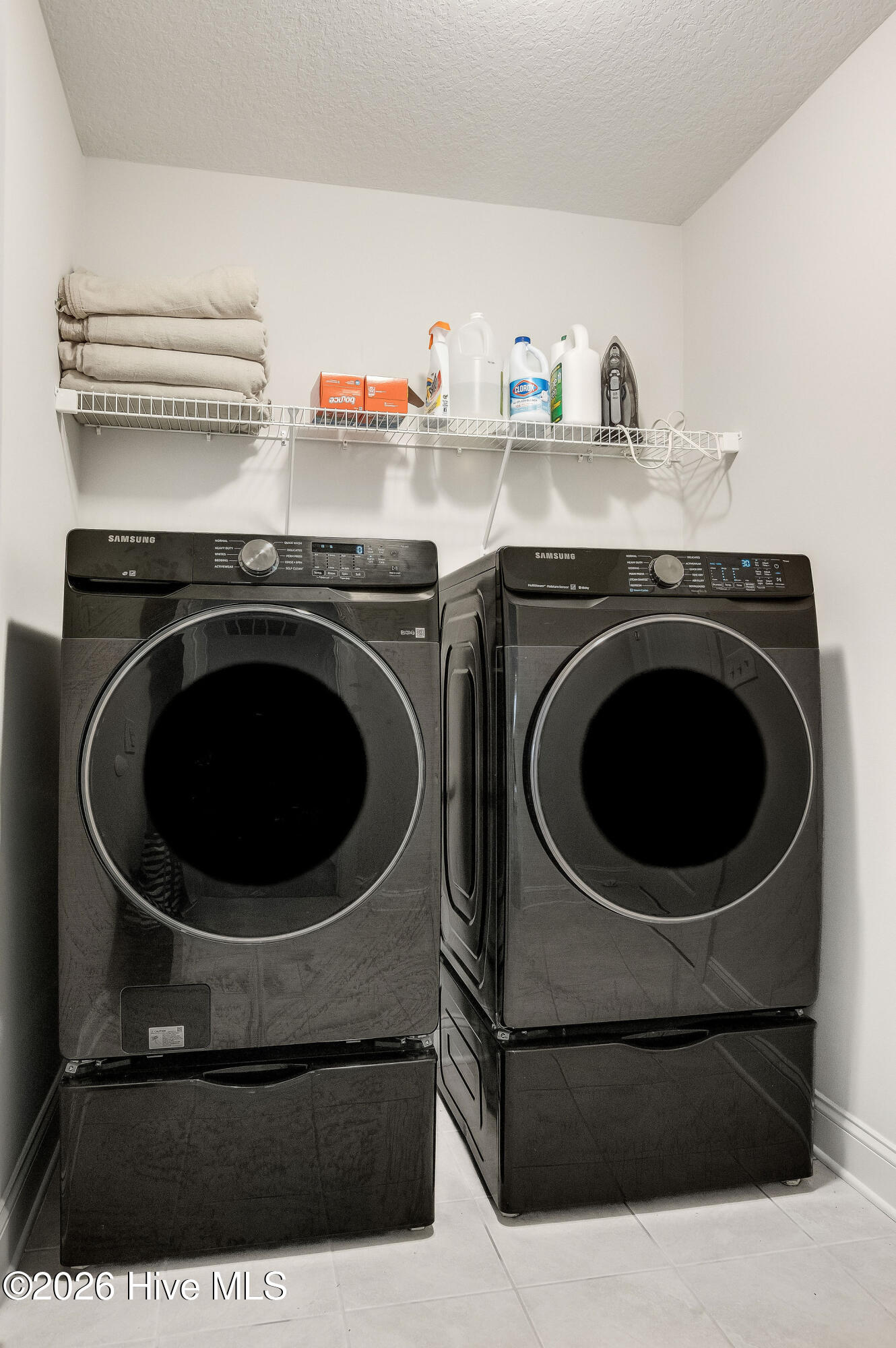 100568428 | Photo 42