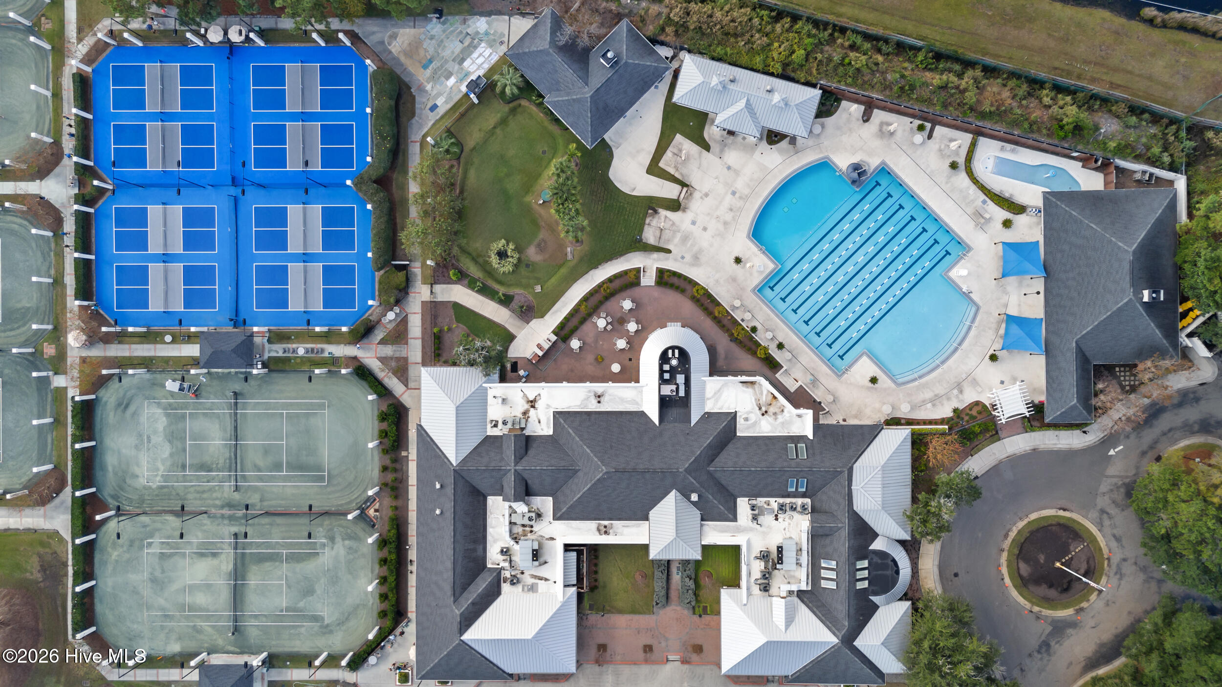 100558657 | Photo 75