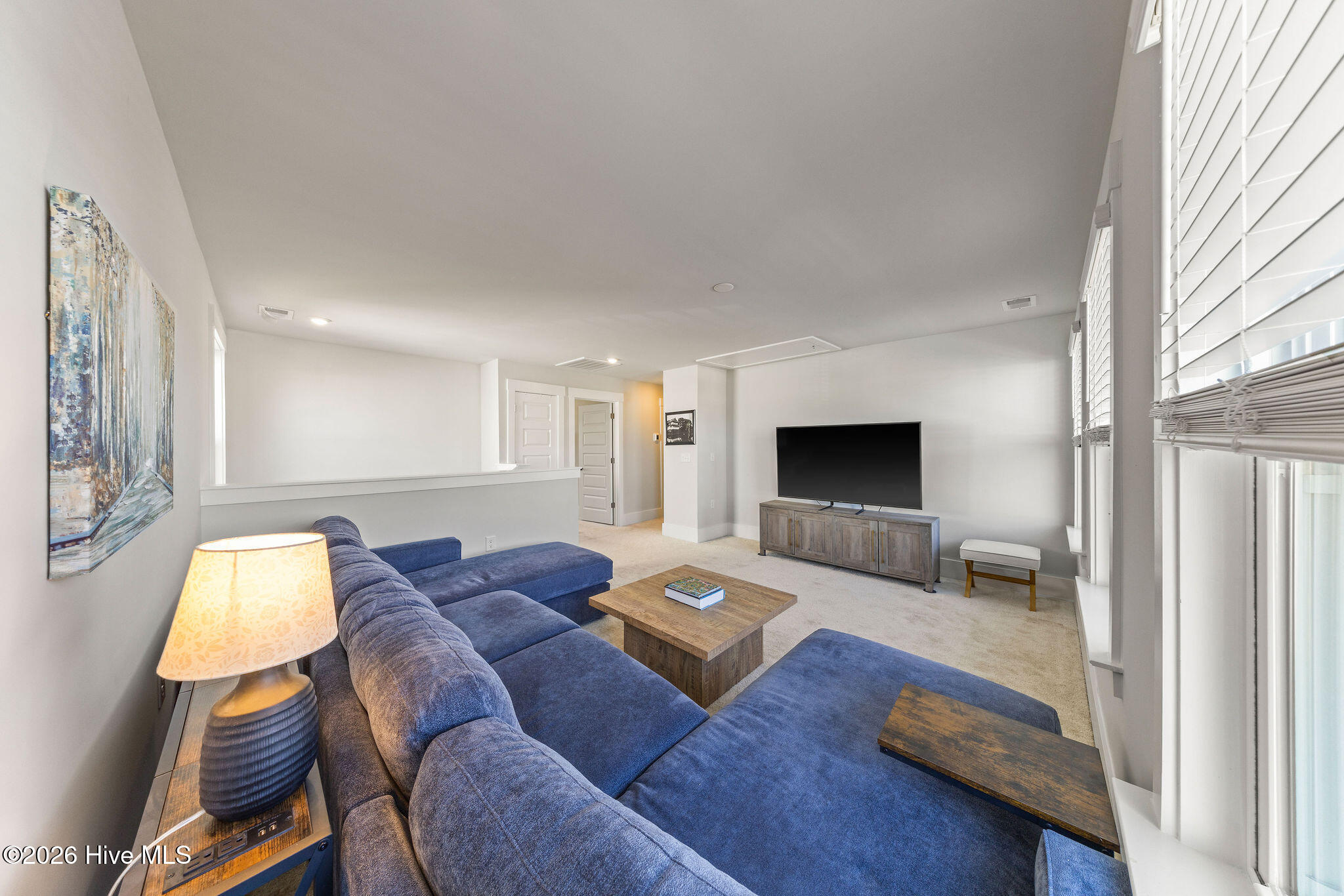 100548010 | Photo 30