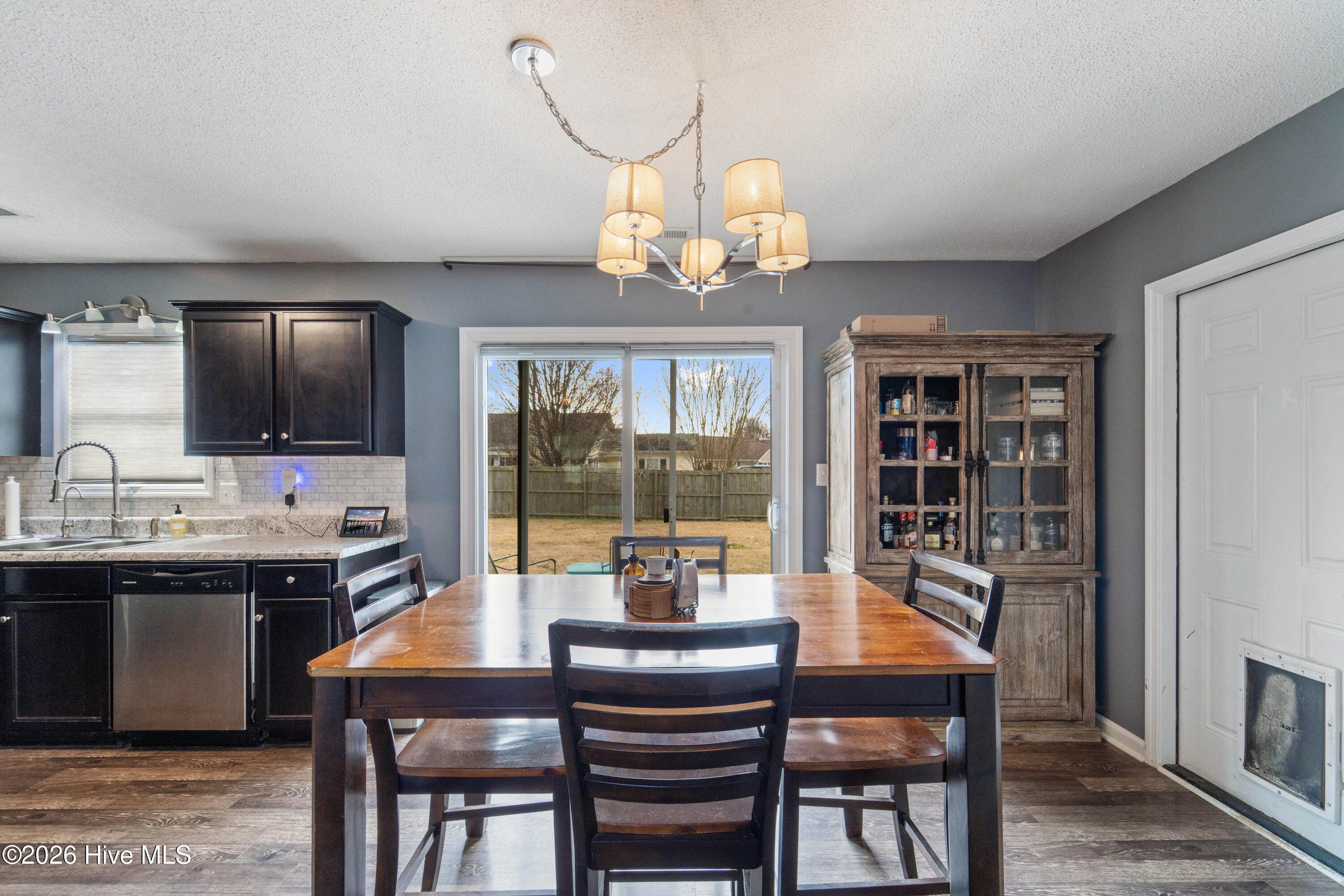 100548548 | Photo 17