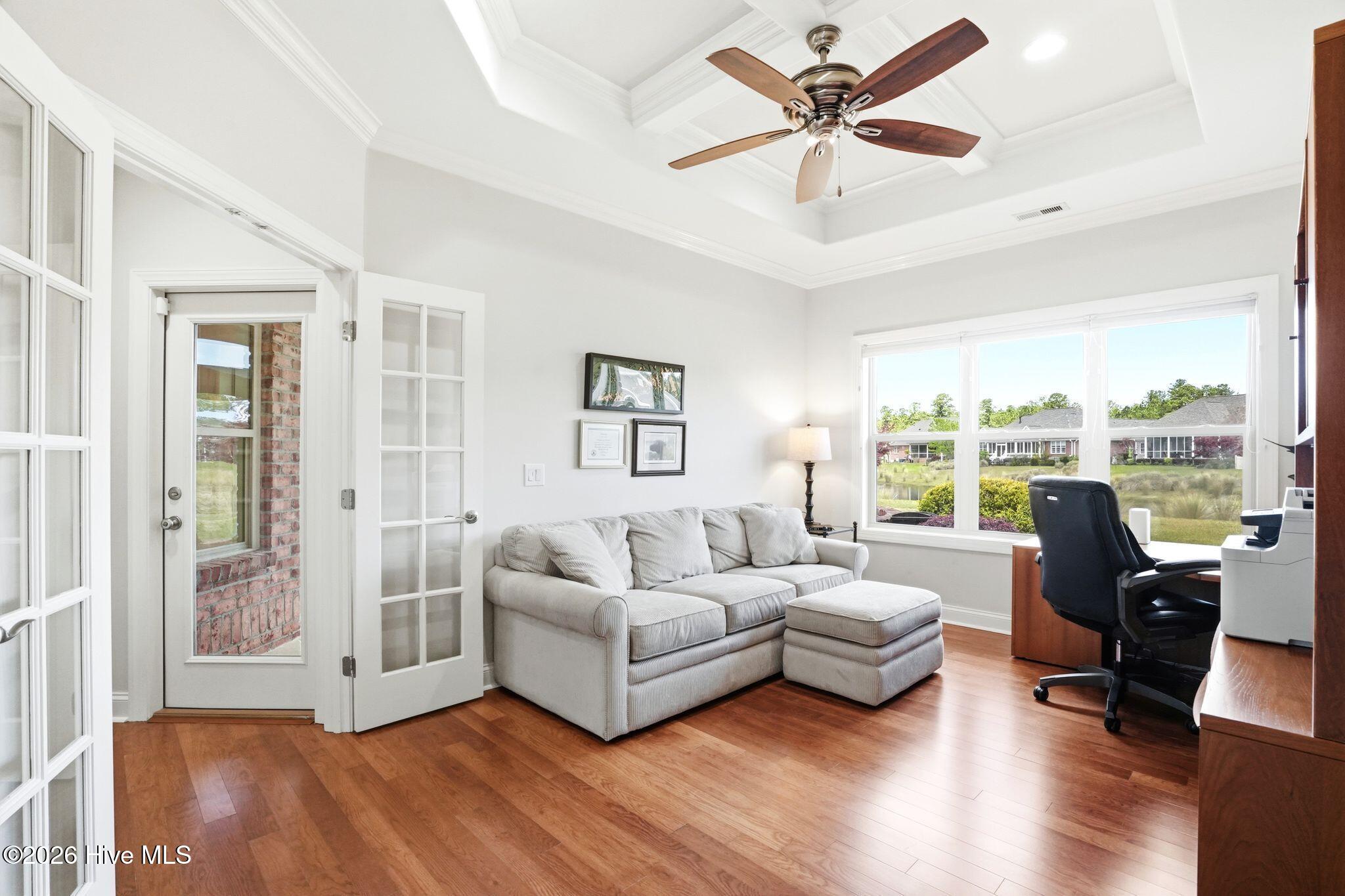 100565235 | Photo 43