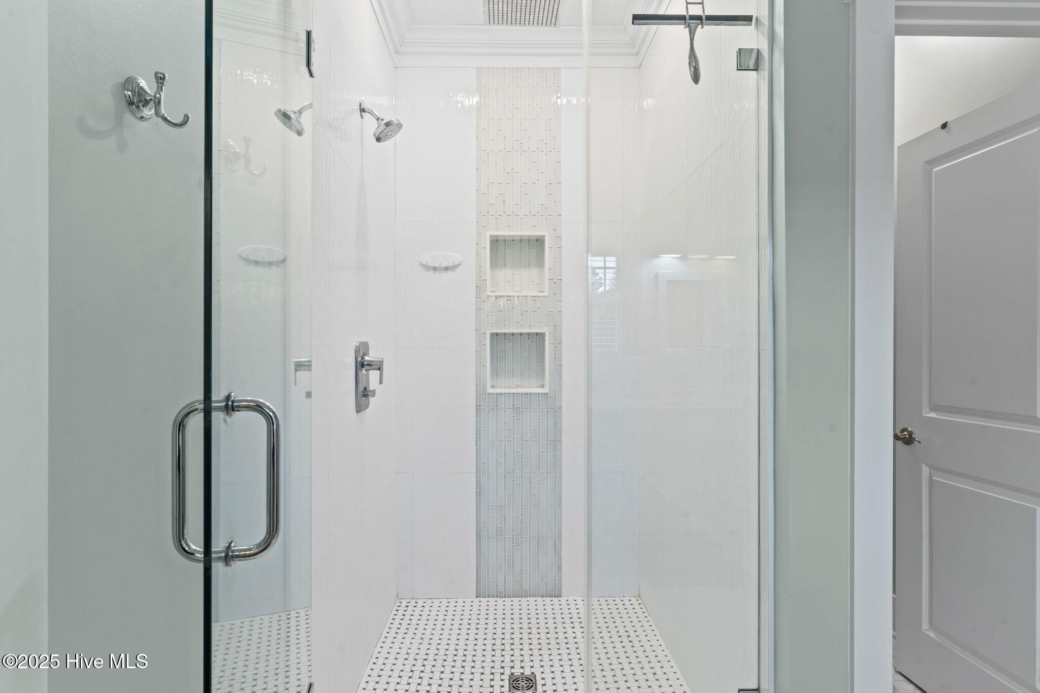 100542676 | Photo 25