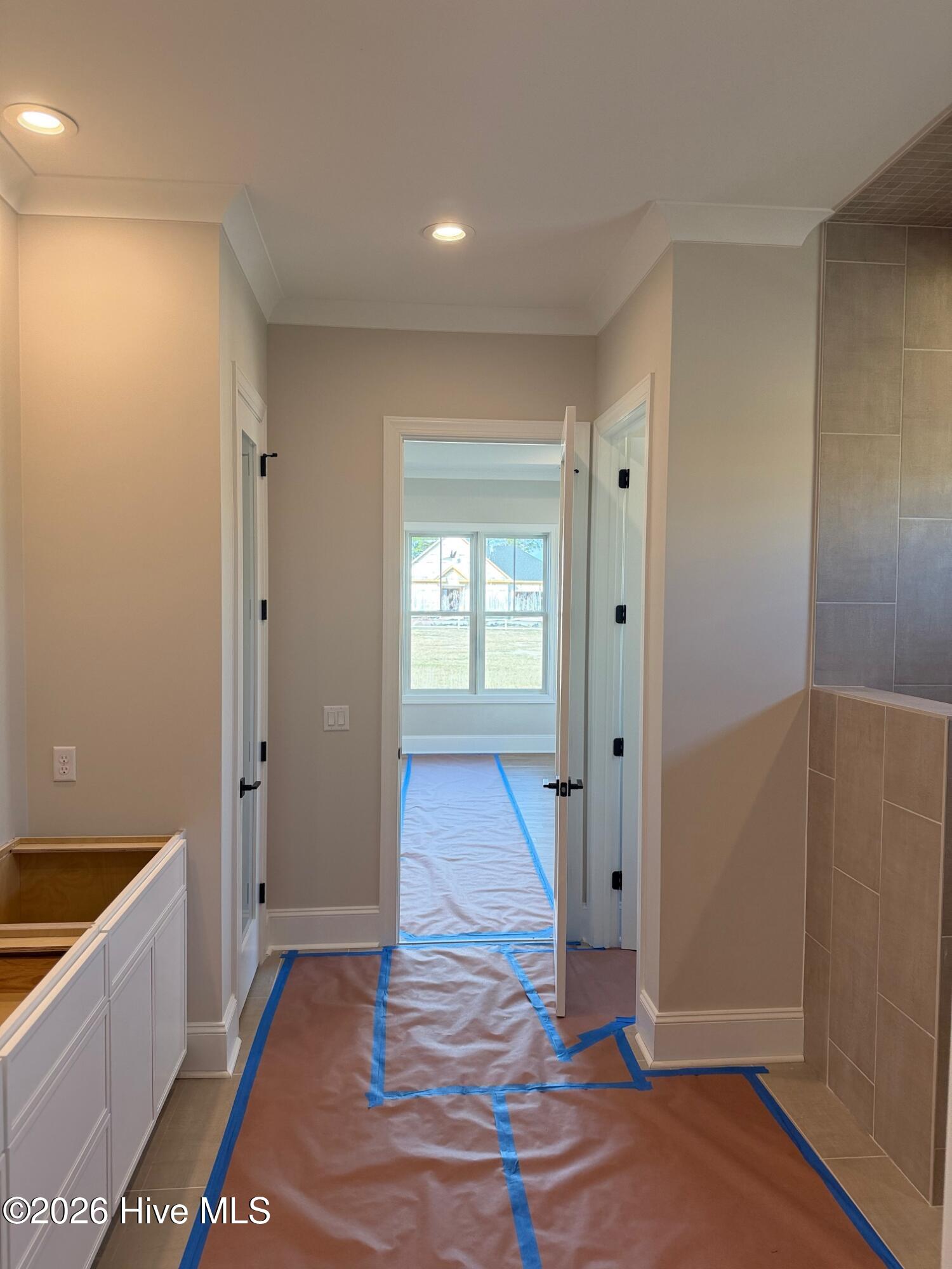 100537475 | Photo 25