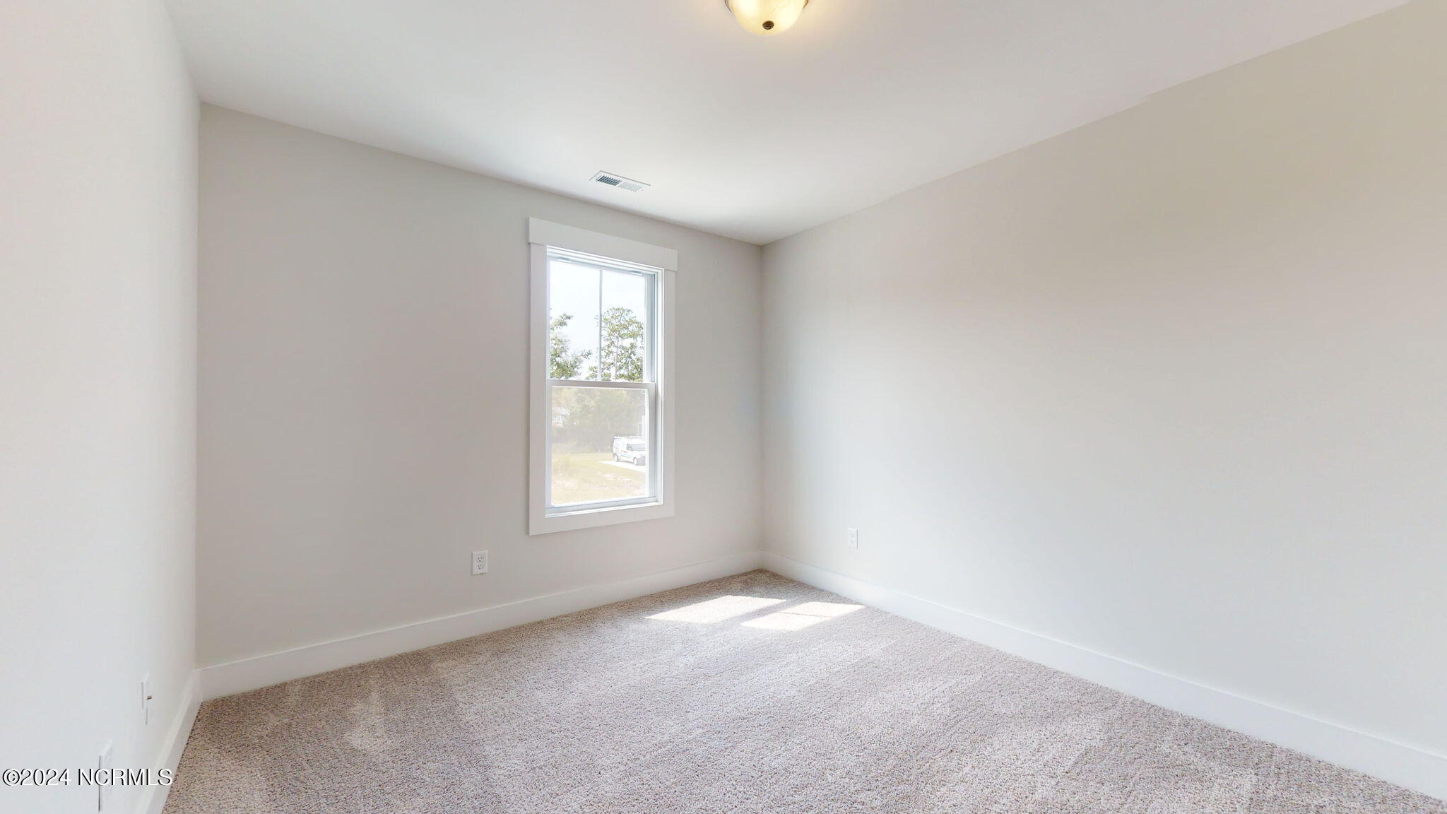 100548244 | Photo 34