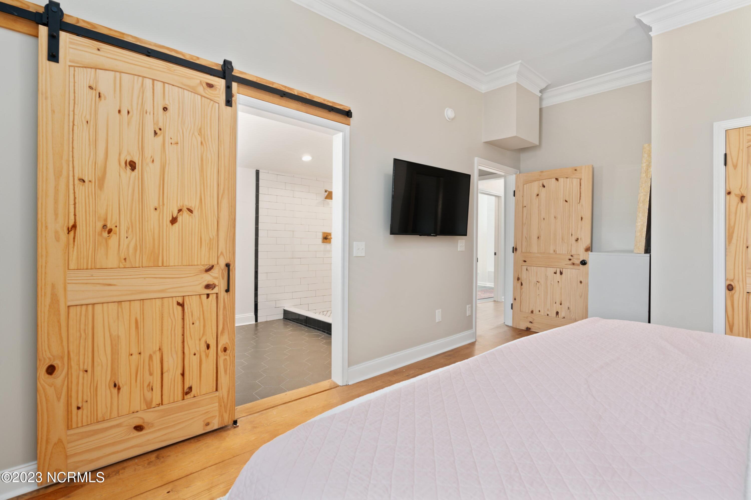 100559919 | Photo 21