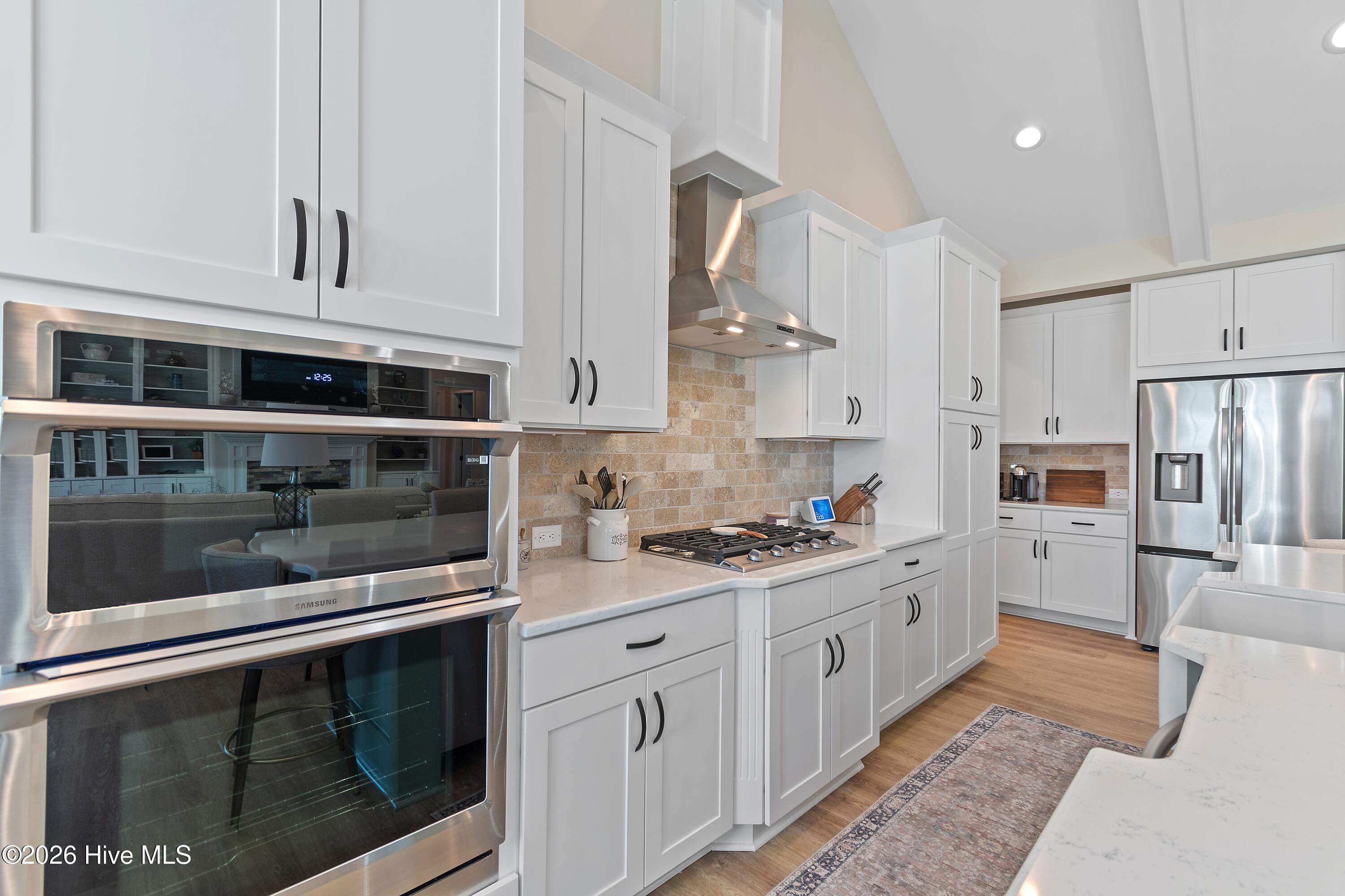 100554394 | Photo 16