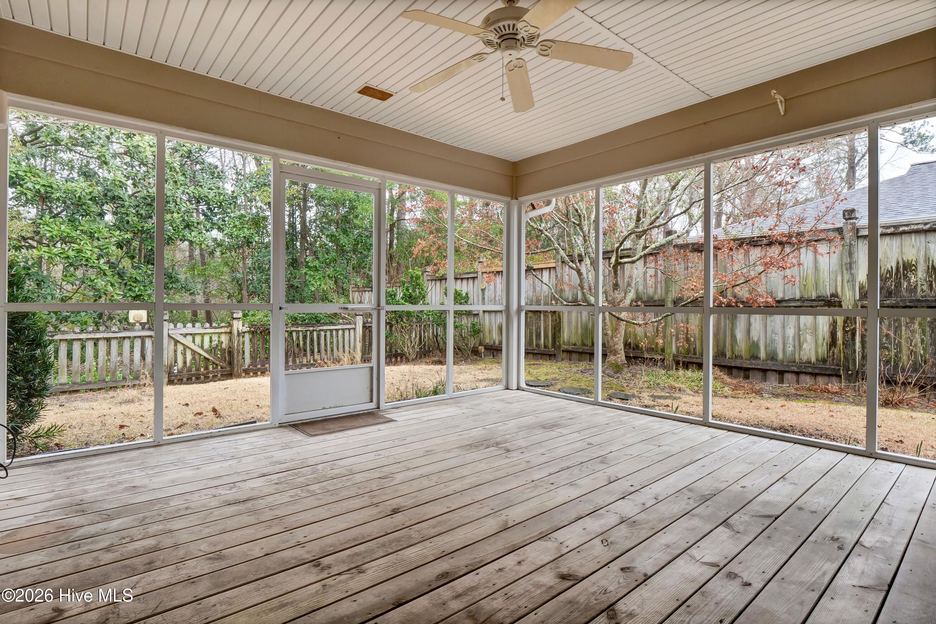 100554854 | Photo 22