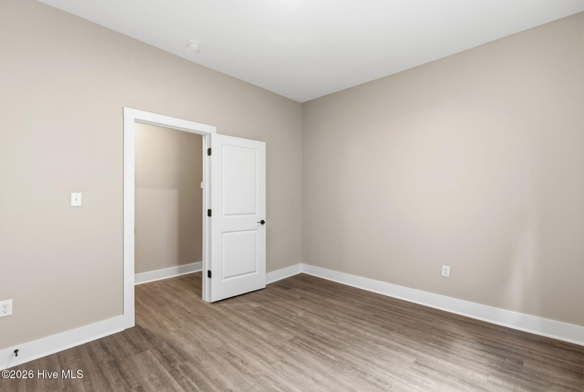 100562420 | Photo 24