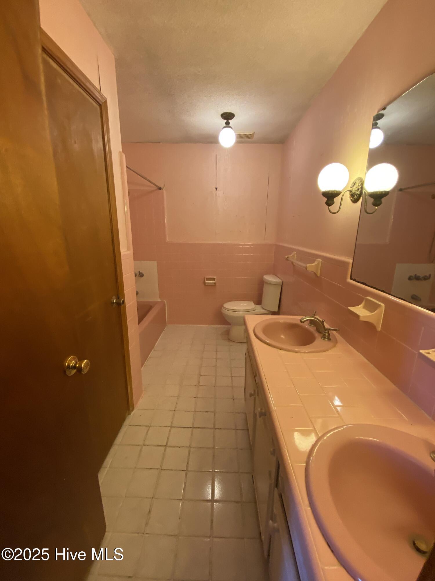 100541466 | Photo 16